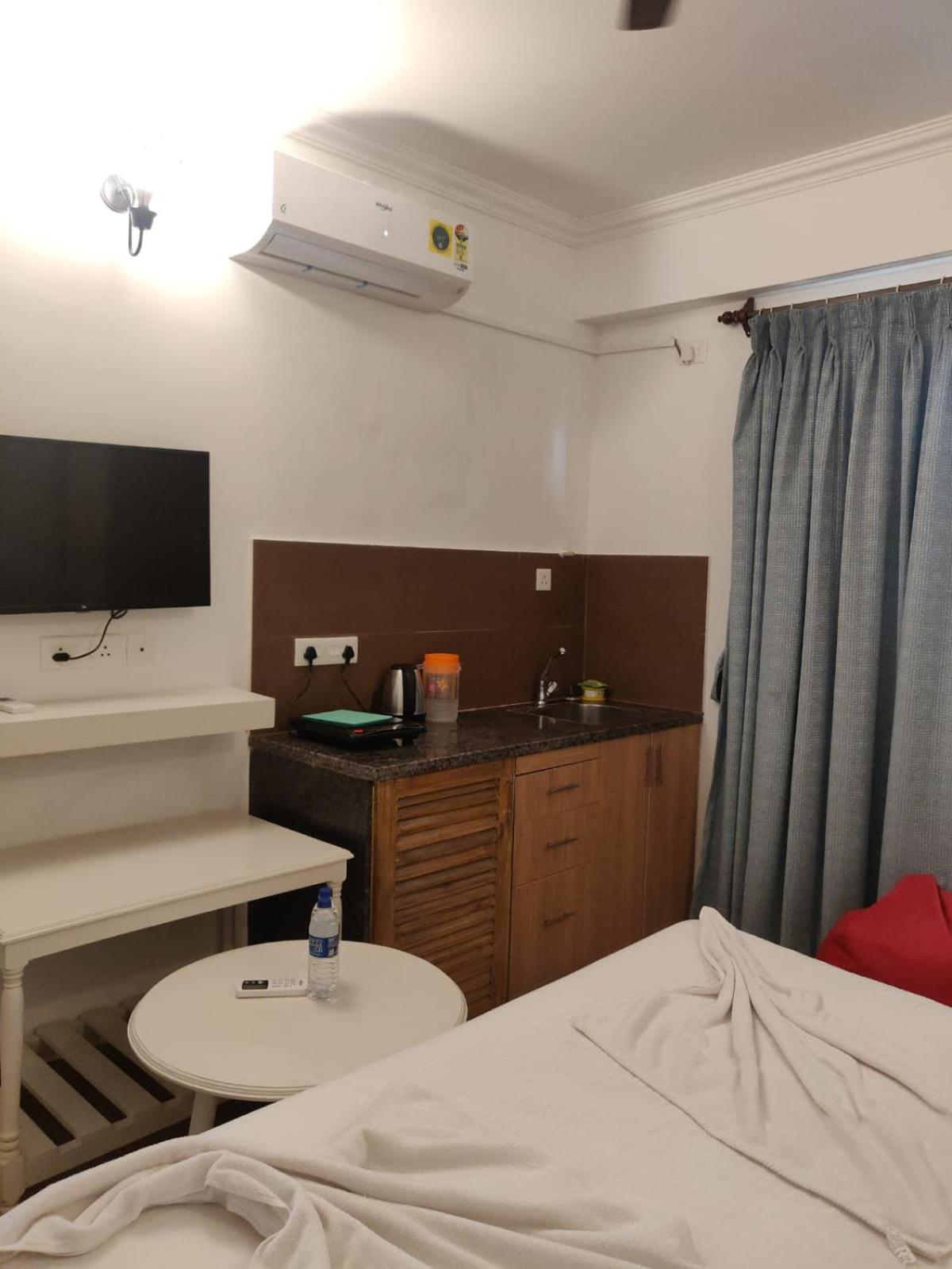 Studio Apartment photo 3