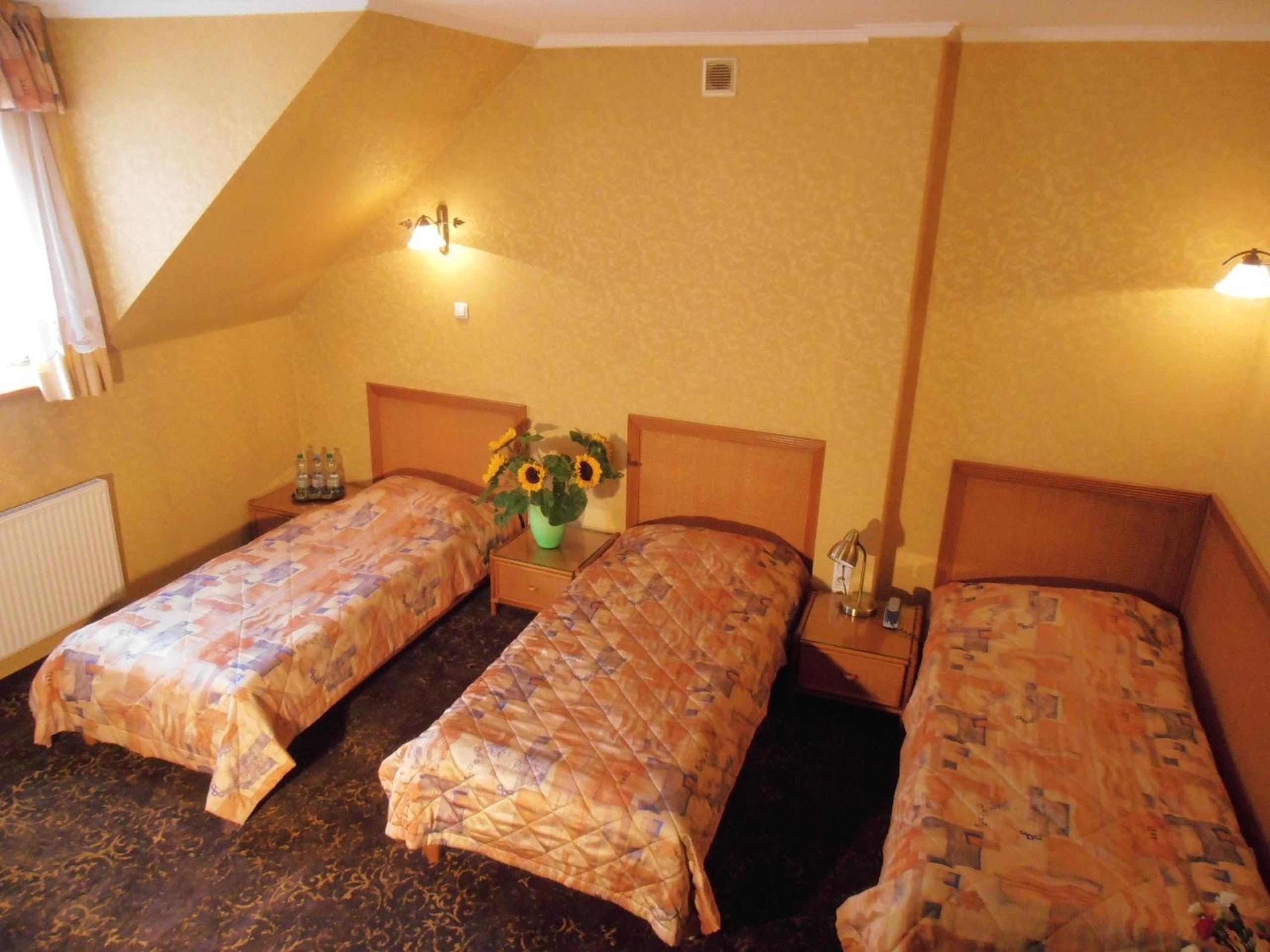 Standard Triple Room - Photo 1