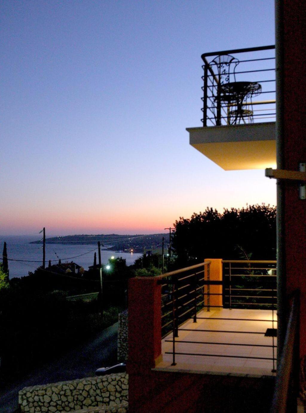 Villa photo 2