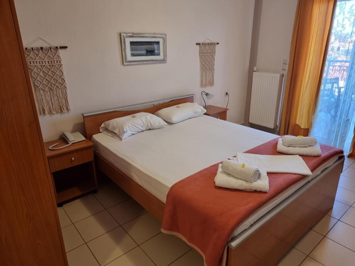 Studio with Sea View (2 Adults) - Photo 2