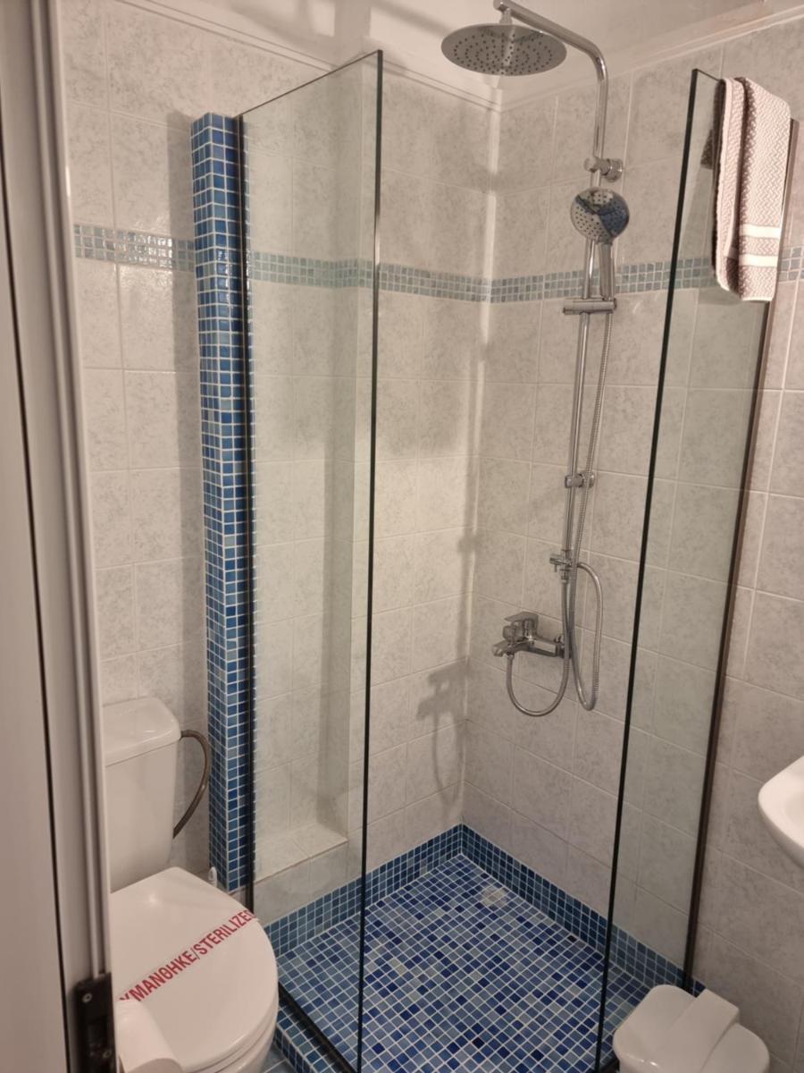 Studio with Sea View (2 Adults) - Photo 7
