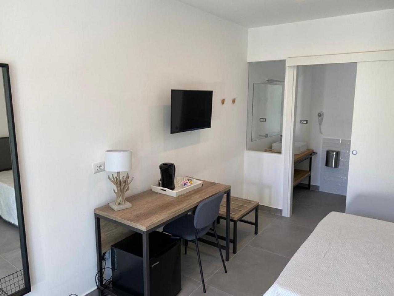 Superior Triple Room photo 3