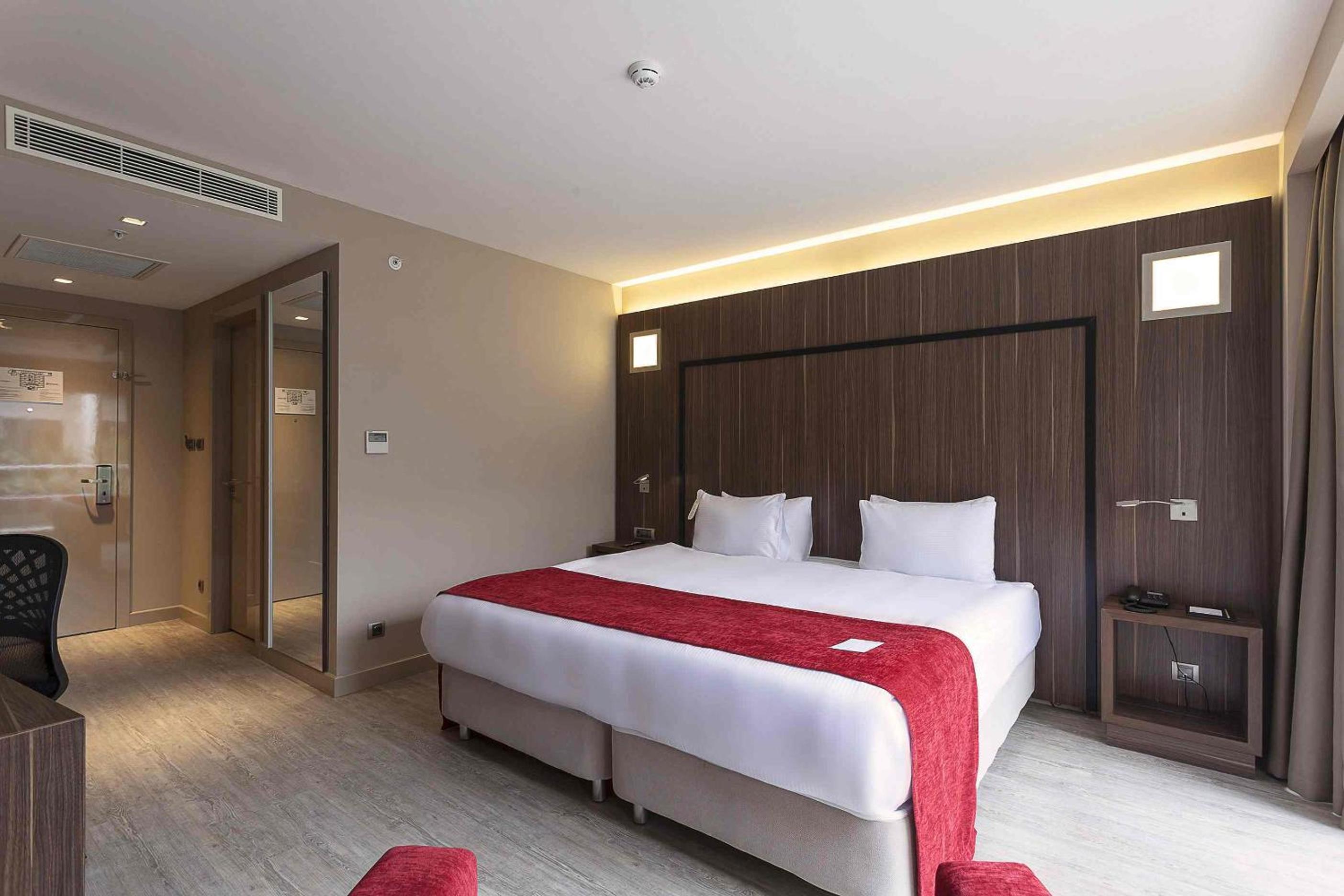 Business Room with Land View