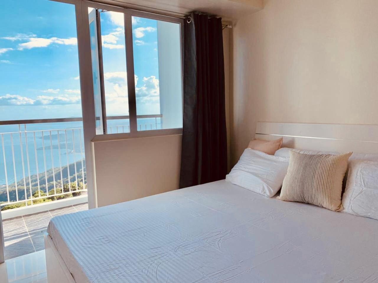 Apartment with Lake View photo 1