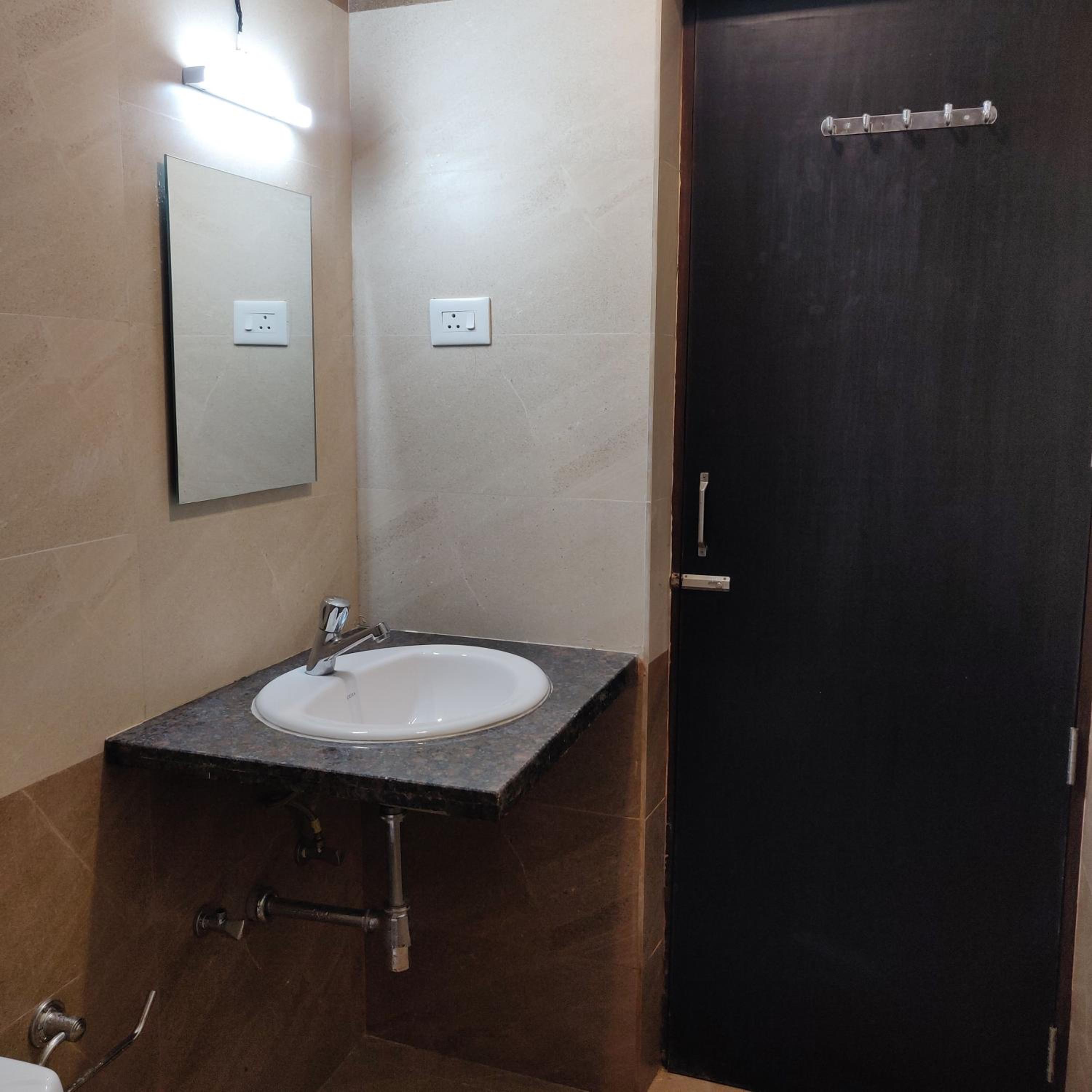 Studio Apartment photo 2