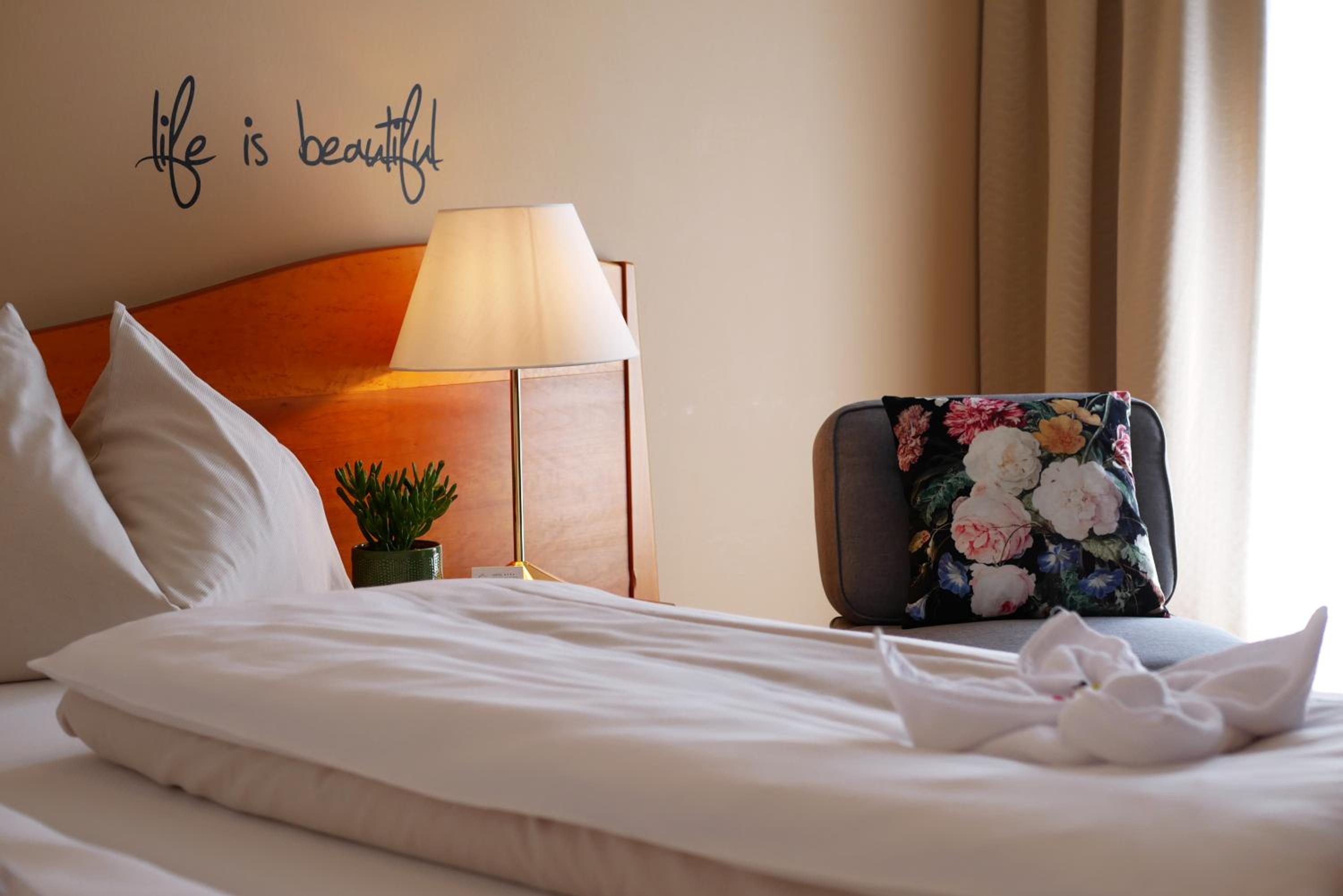 Double Room - Photo 7