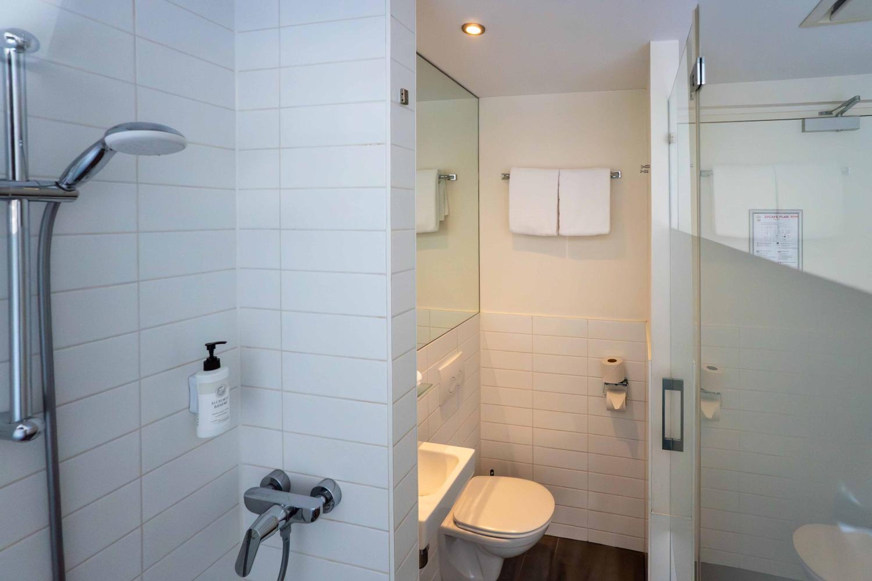 Double Room with Internal View thumbnail 5
