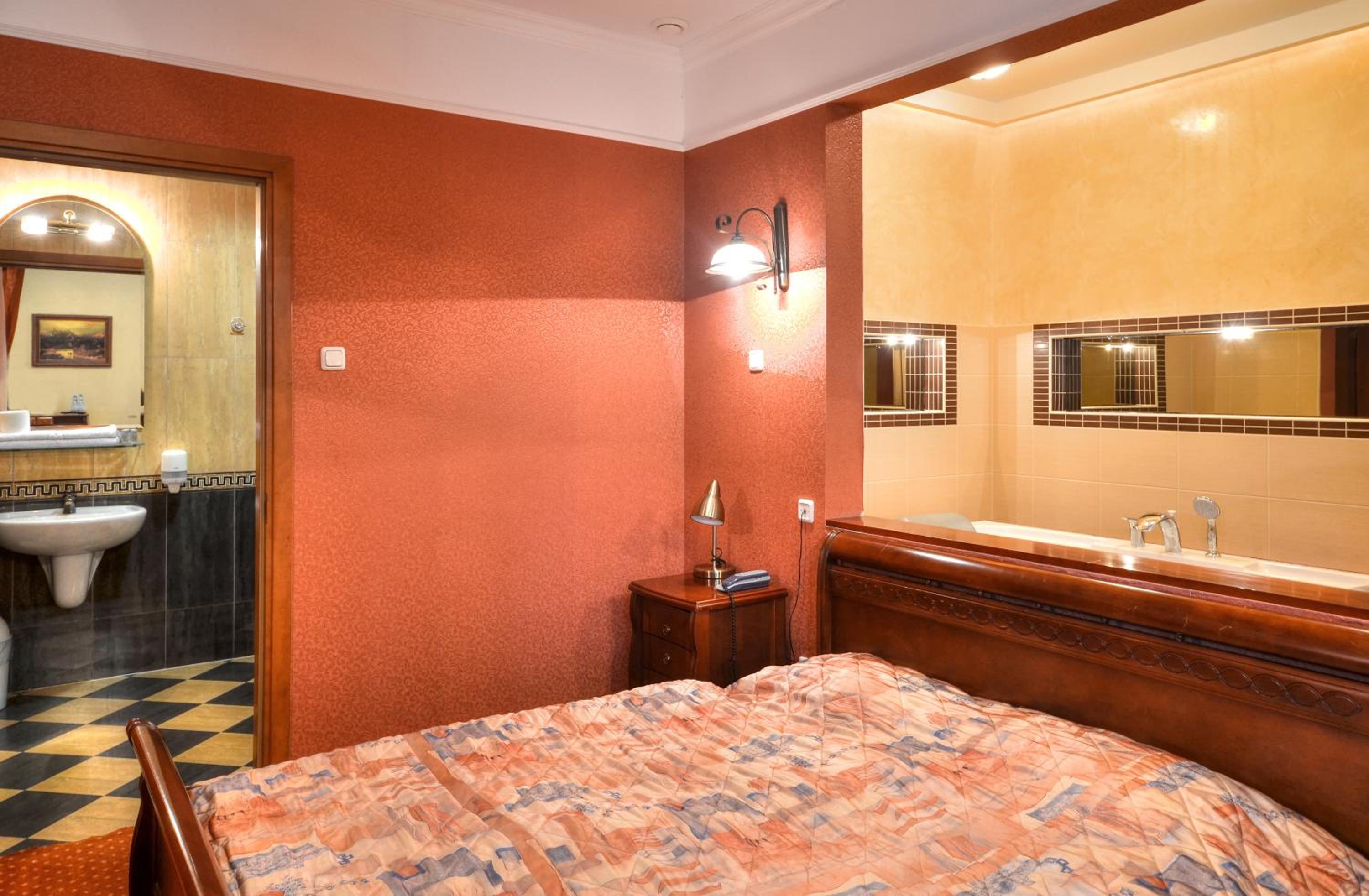 King Suite - Photo 2