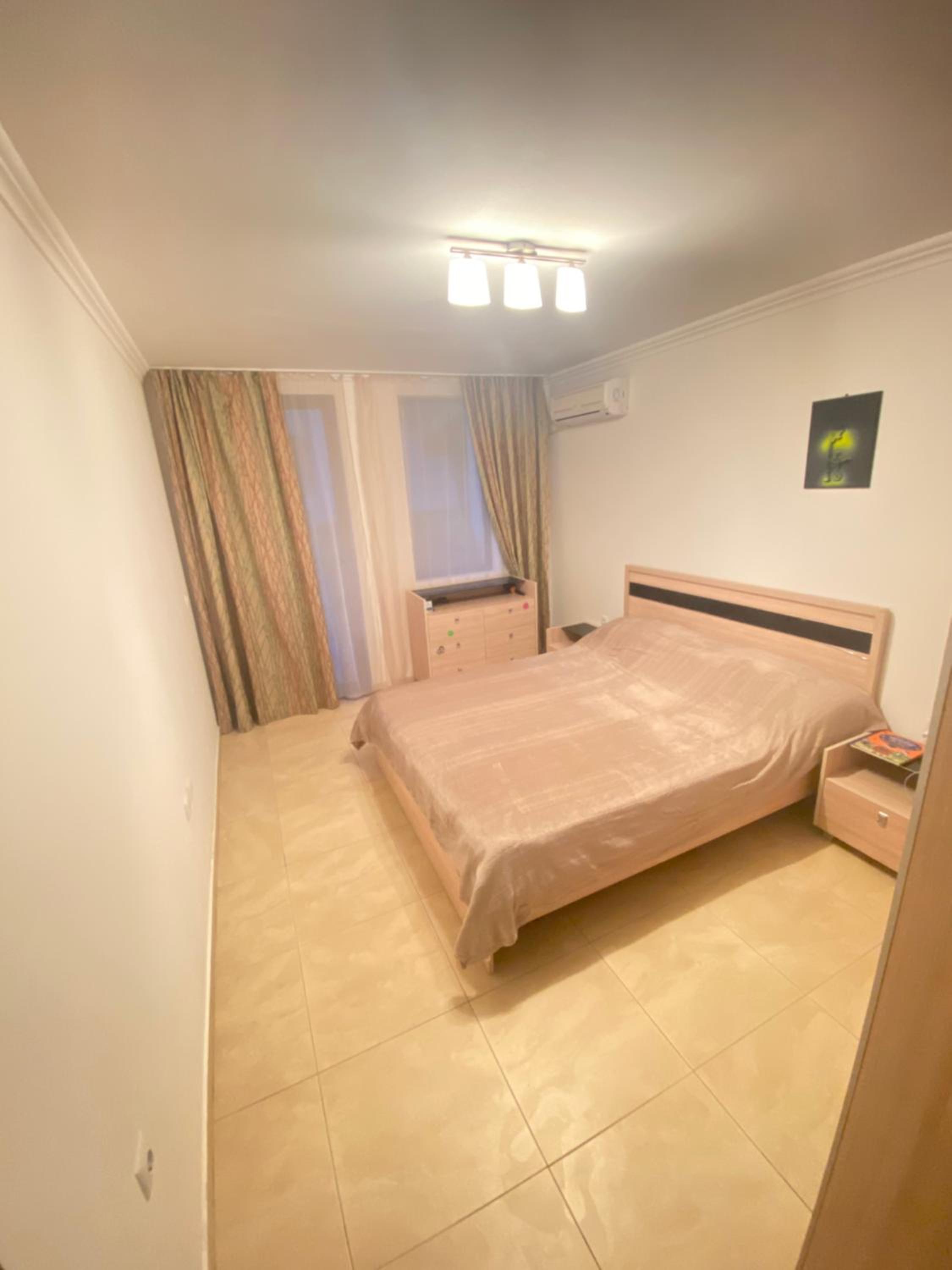 One-Bedroom Apartment photo 1