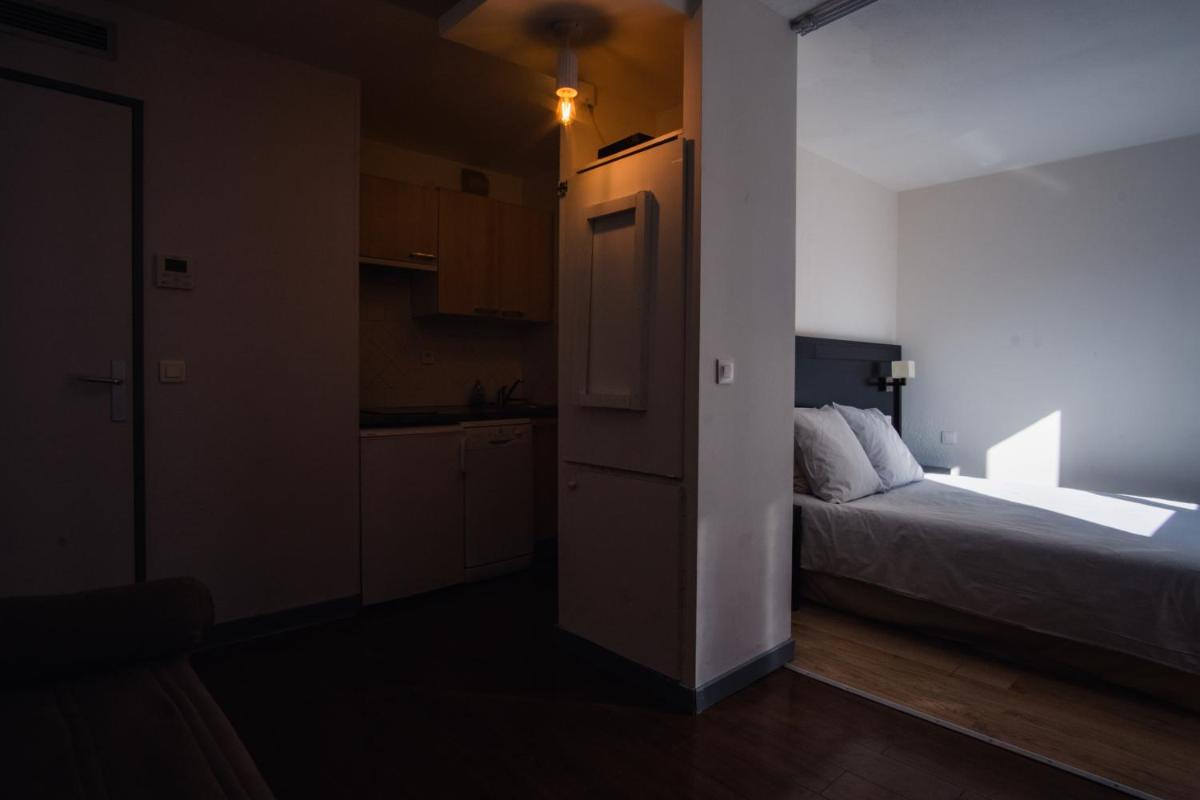 One-Bedroom Apartment photo 2