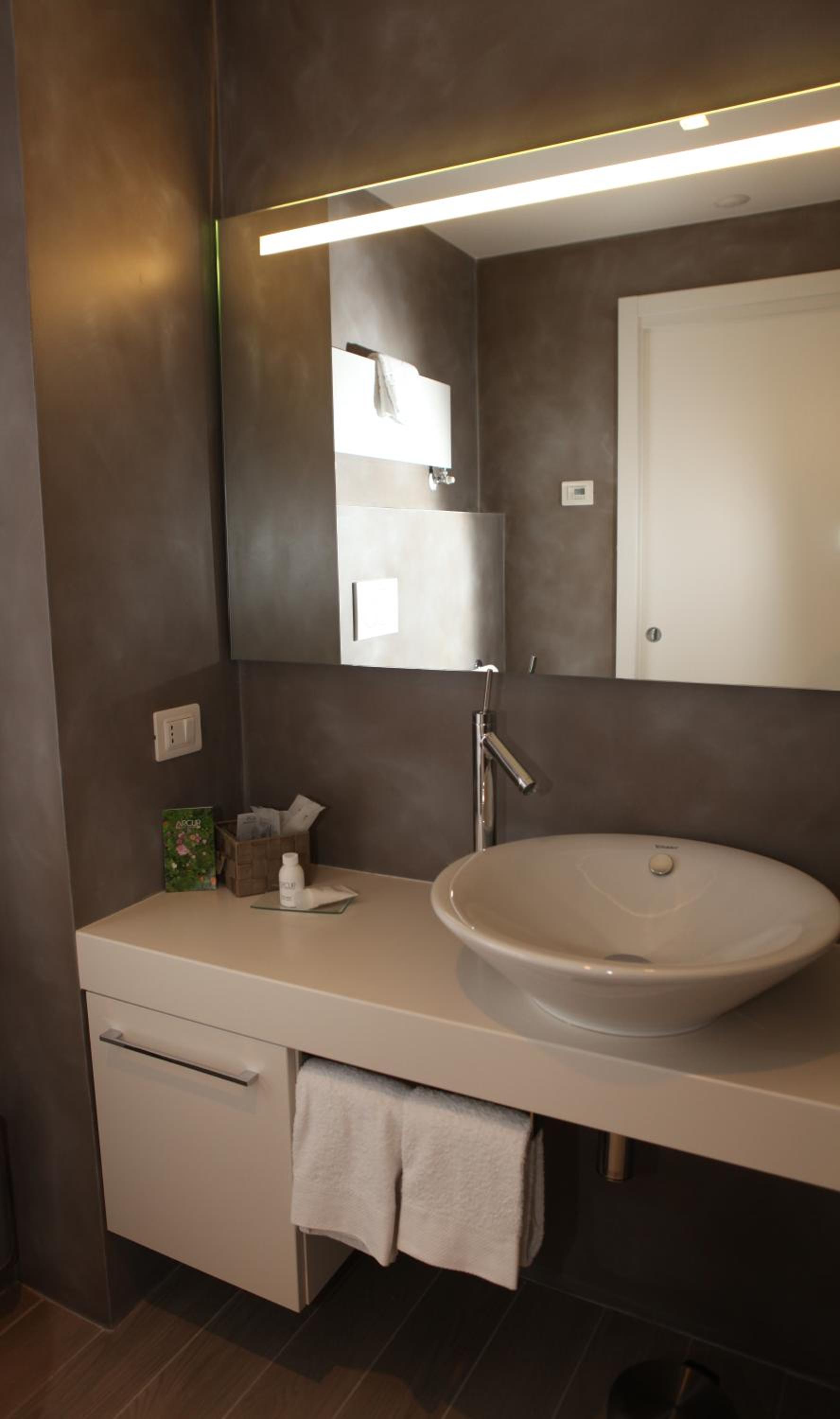 Double Room - Photo 24
