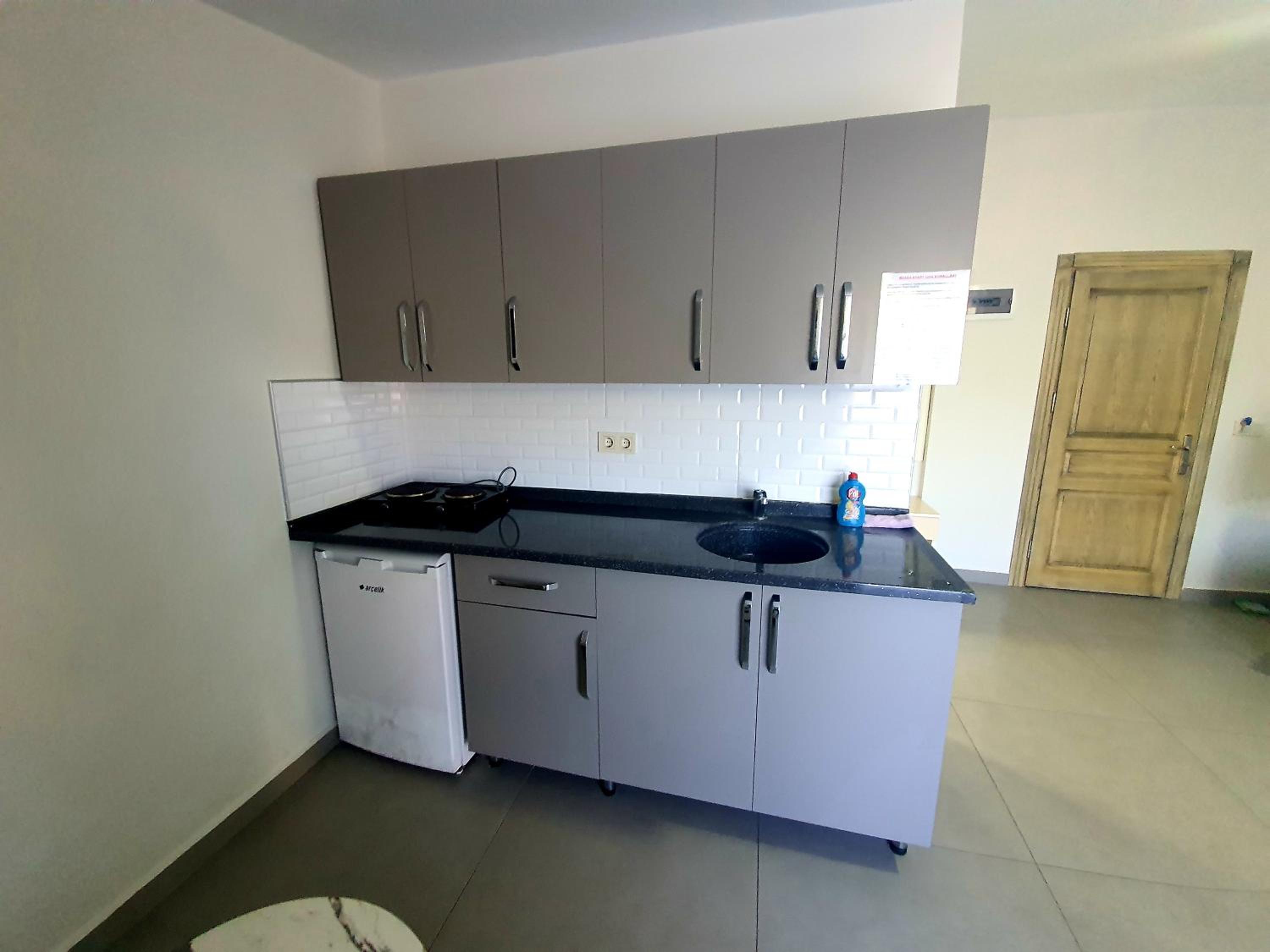 Studio Apartment photo 3