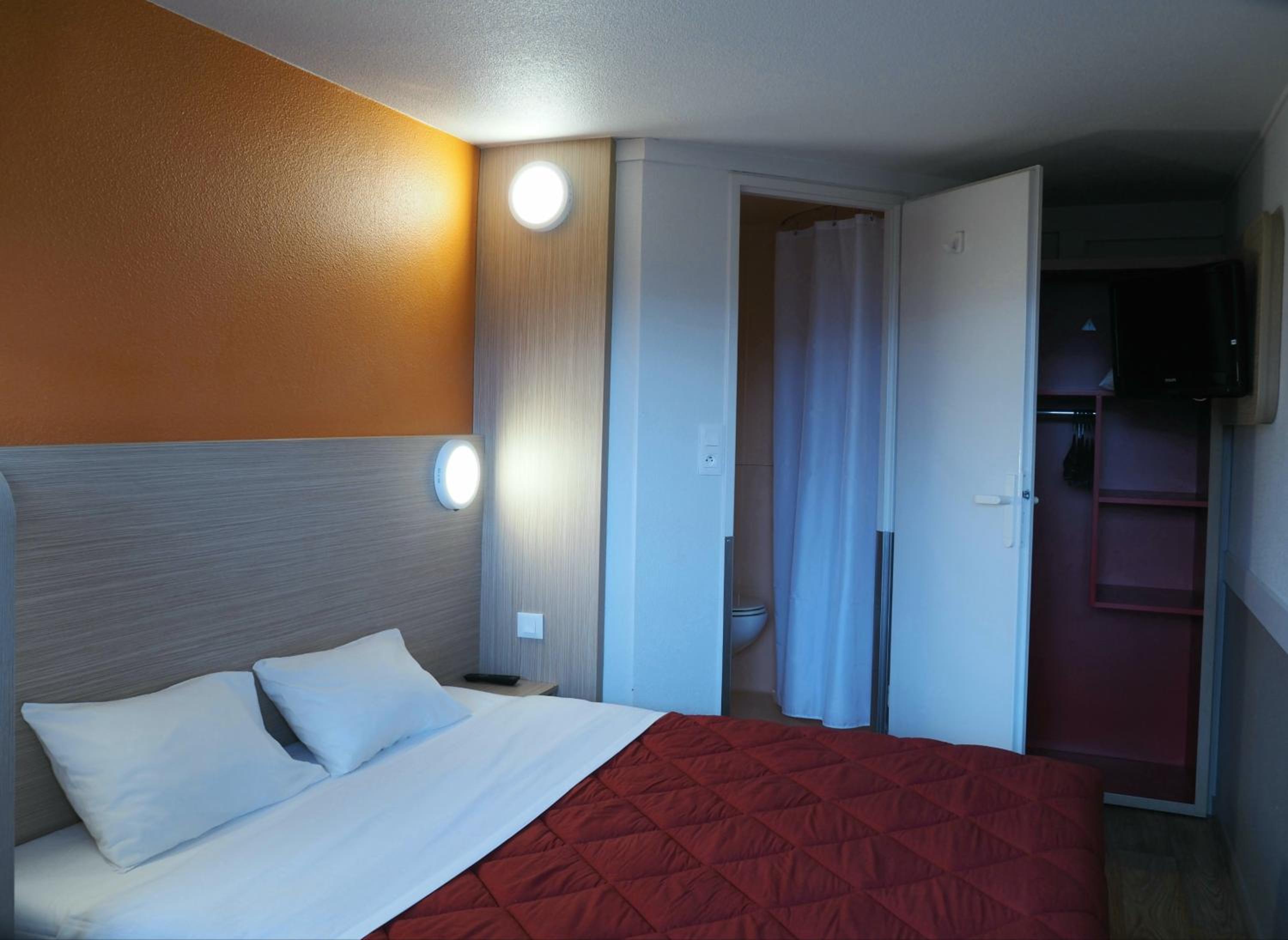 Double Room - Photo 3