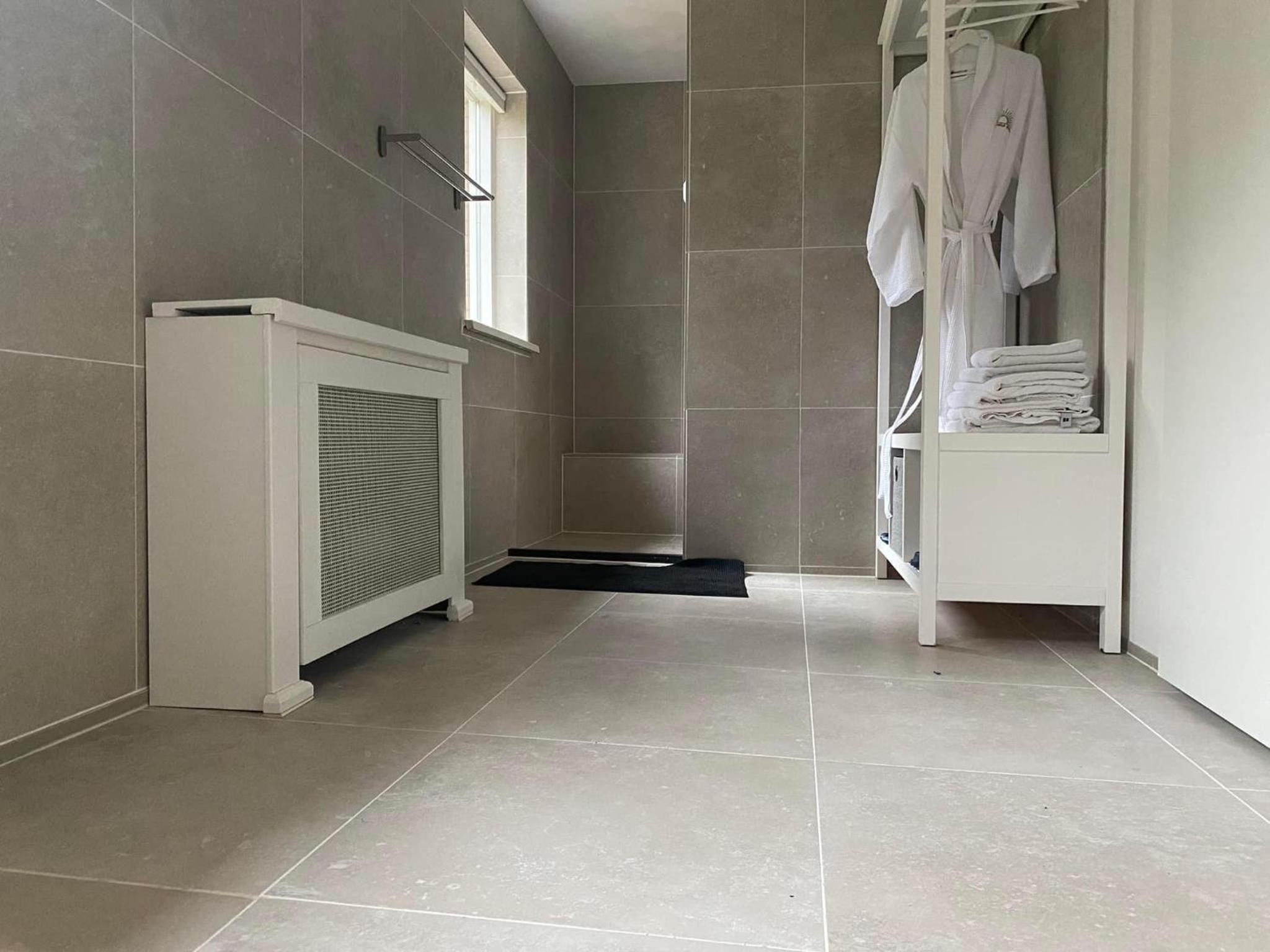 Double Room with Private Bathroom - Photo 3