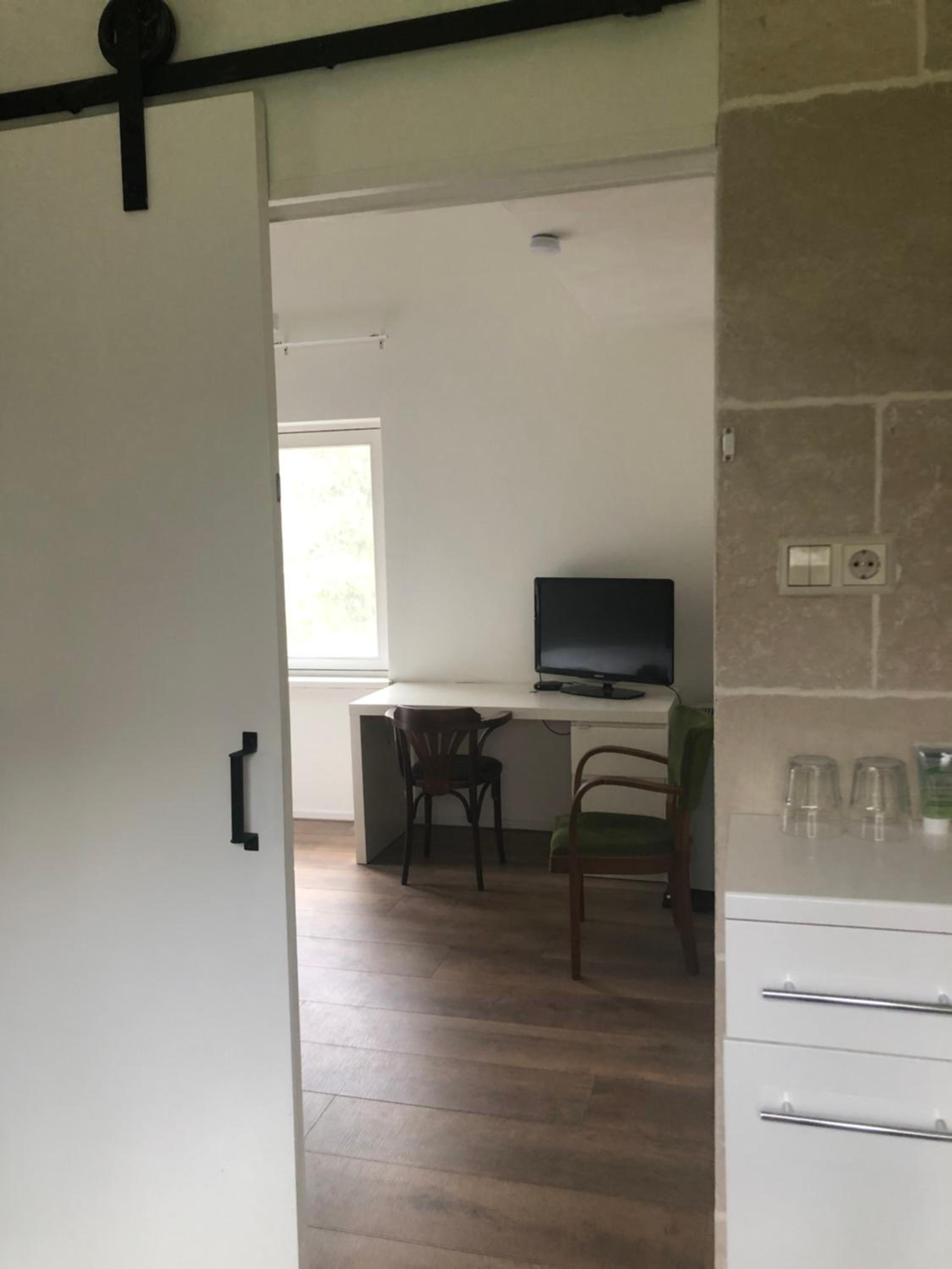 Double Room with Private Bathroom - Photo 1