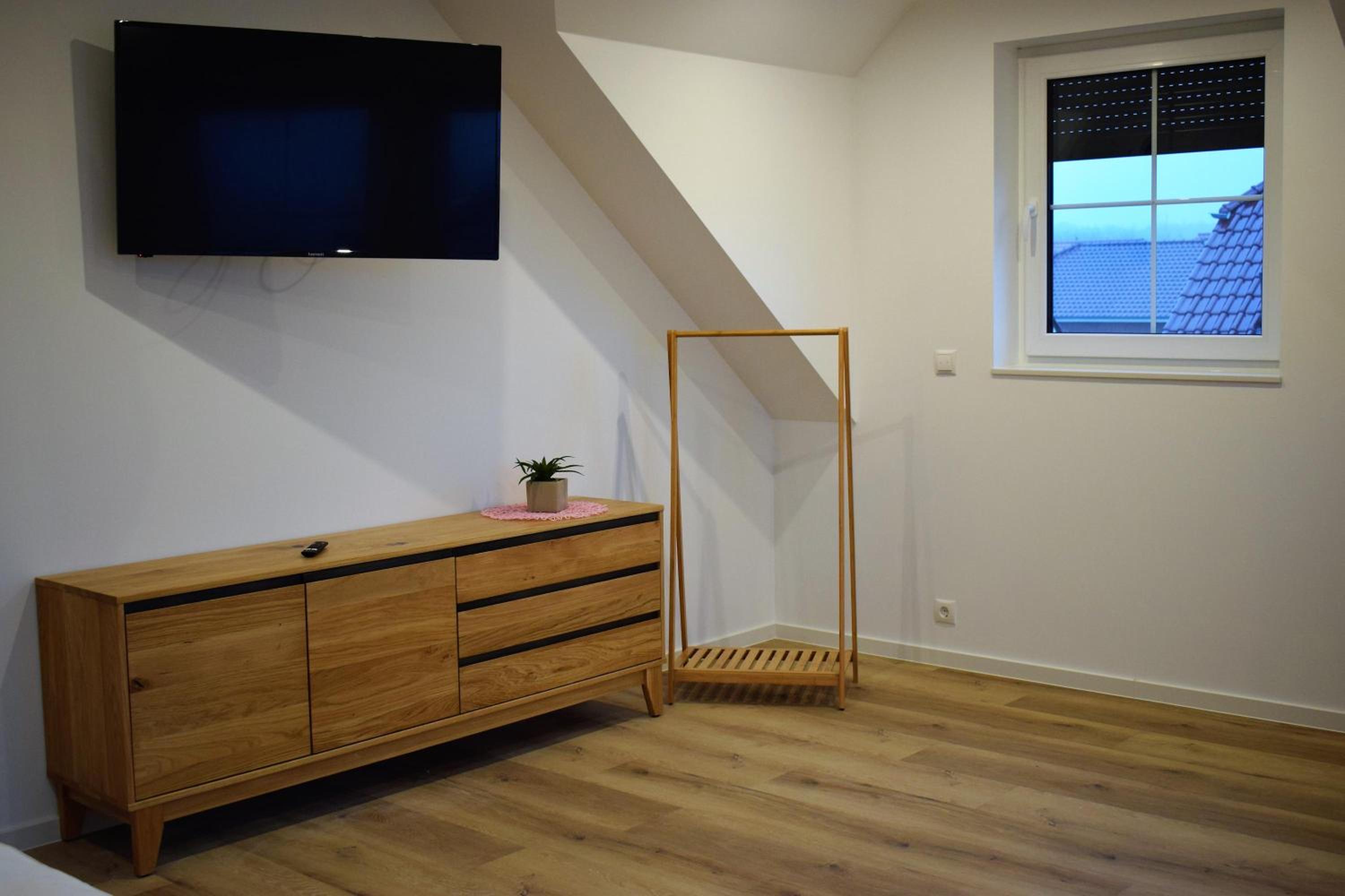 Three-Bedroom House photo 3