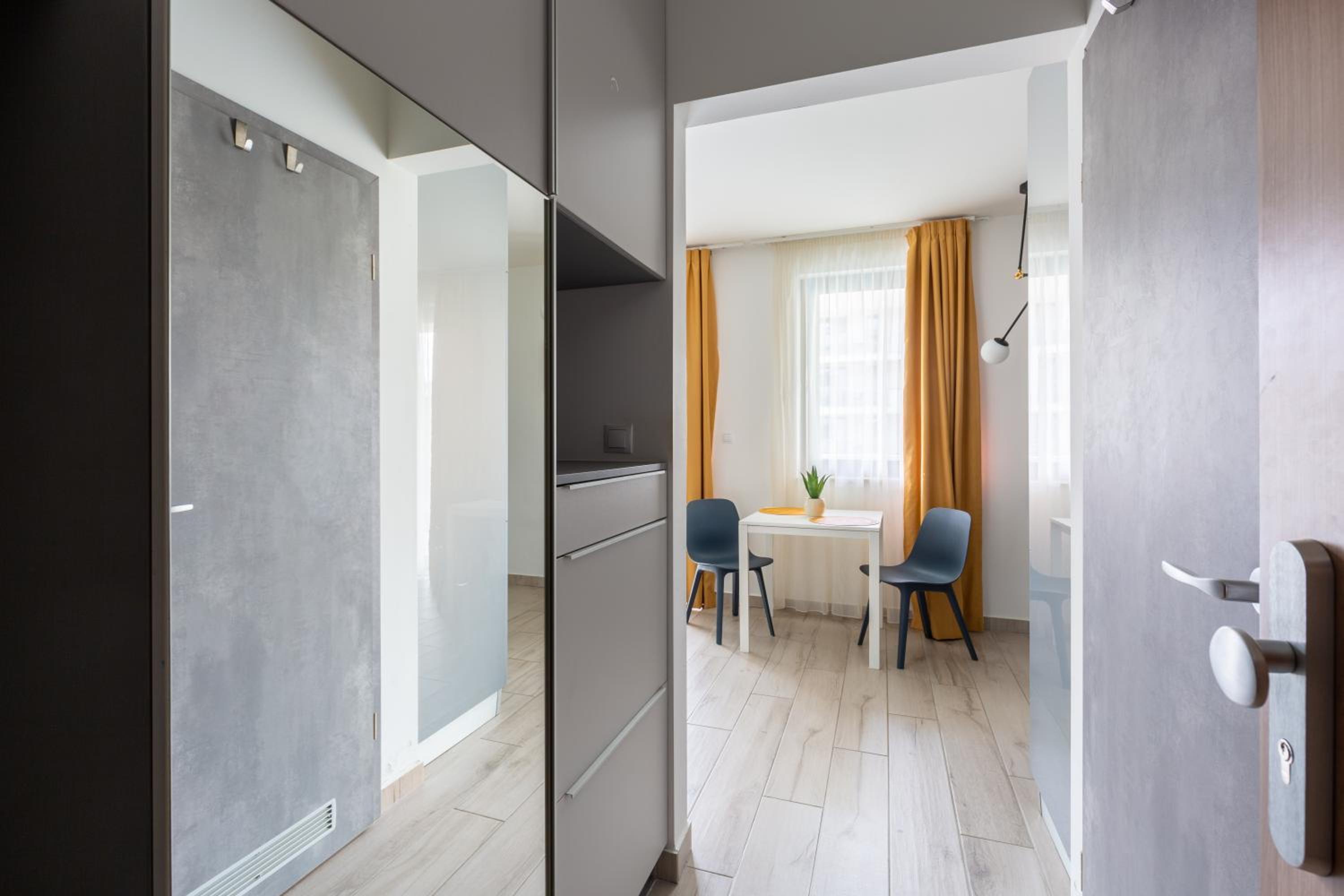 Studio Apartment - Photo 16