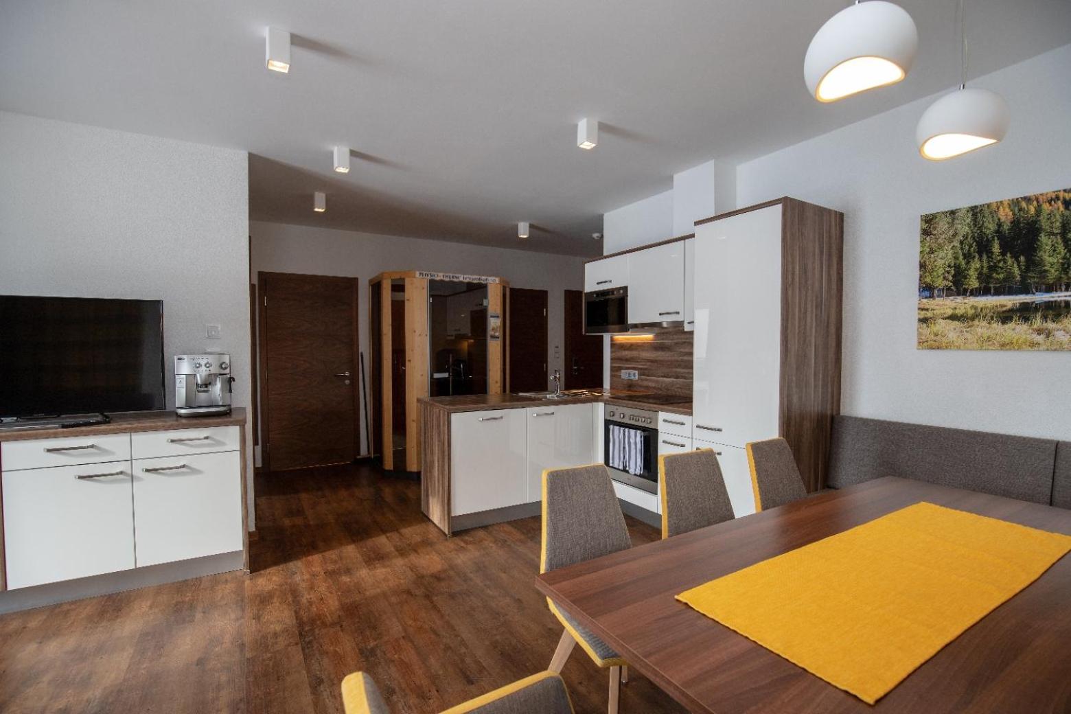 Three-Bedroom Apartment with Balcony photo 2