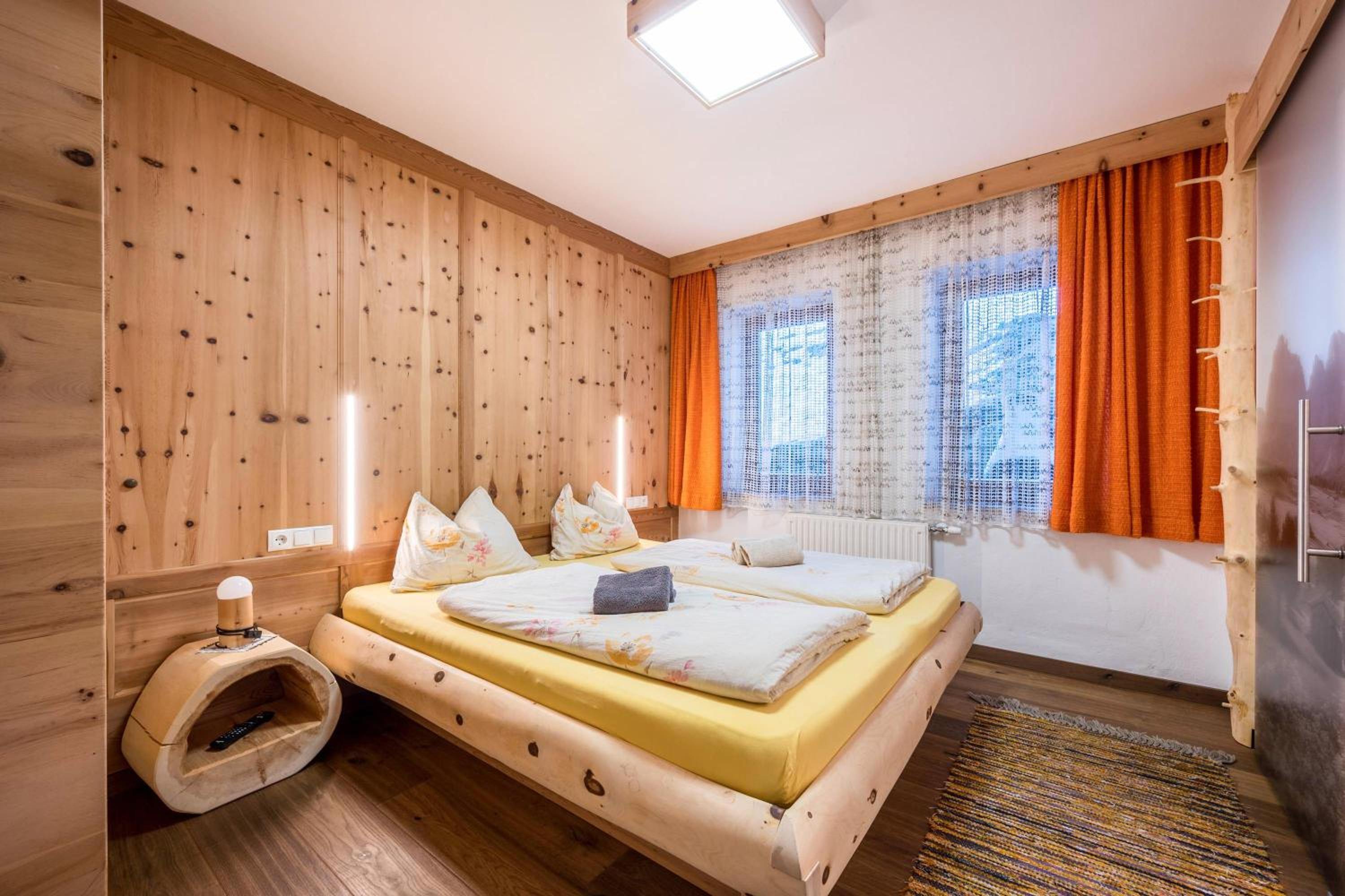 Two-Bedroom Deluxe Apartment with Balcony photo 1