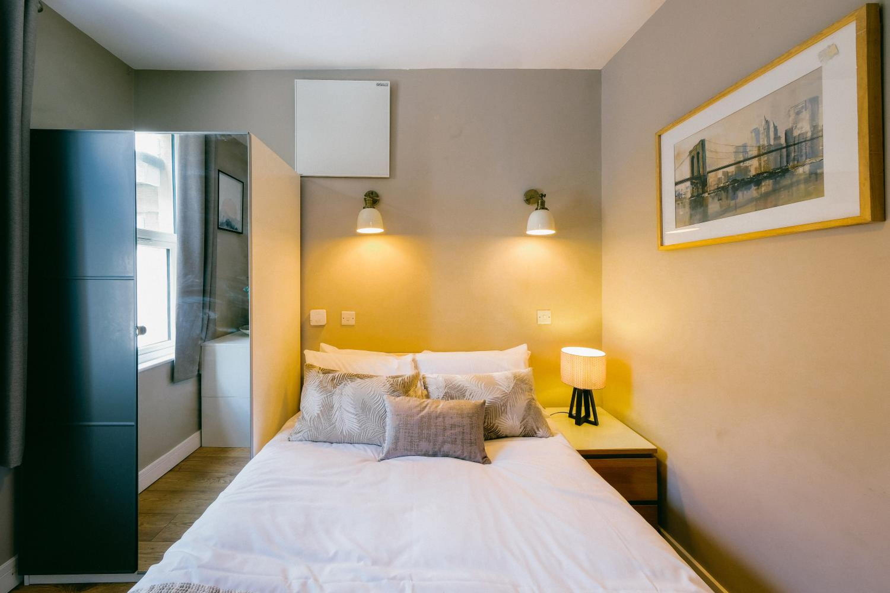 One-Bedroom Apartment - Photo 7