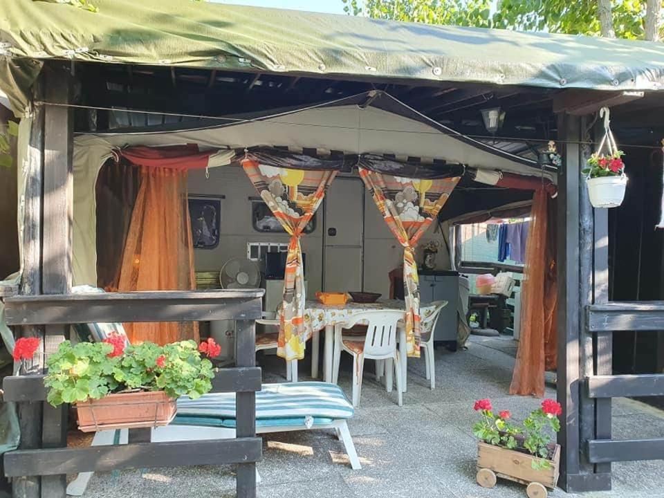 Caravan photo 3