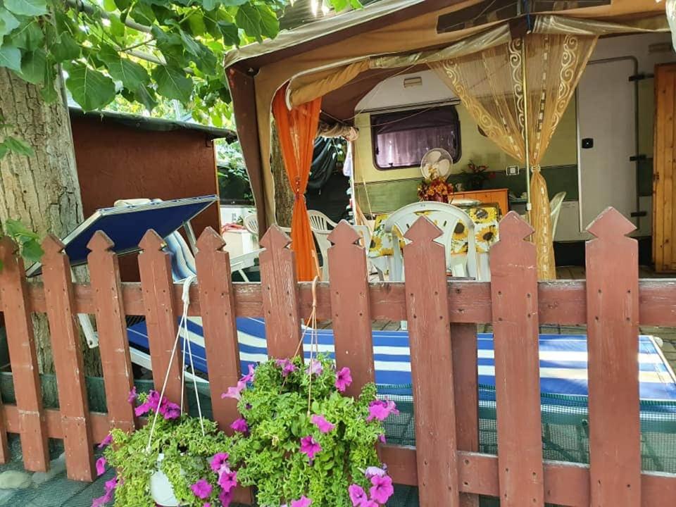 Caravan photo 2