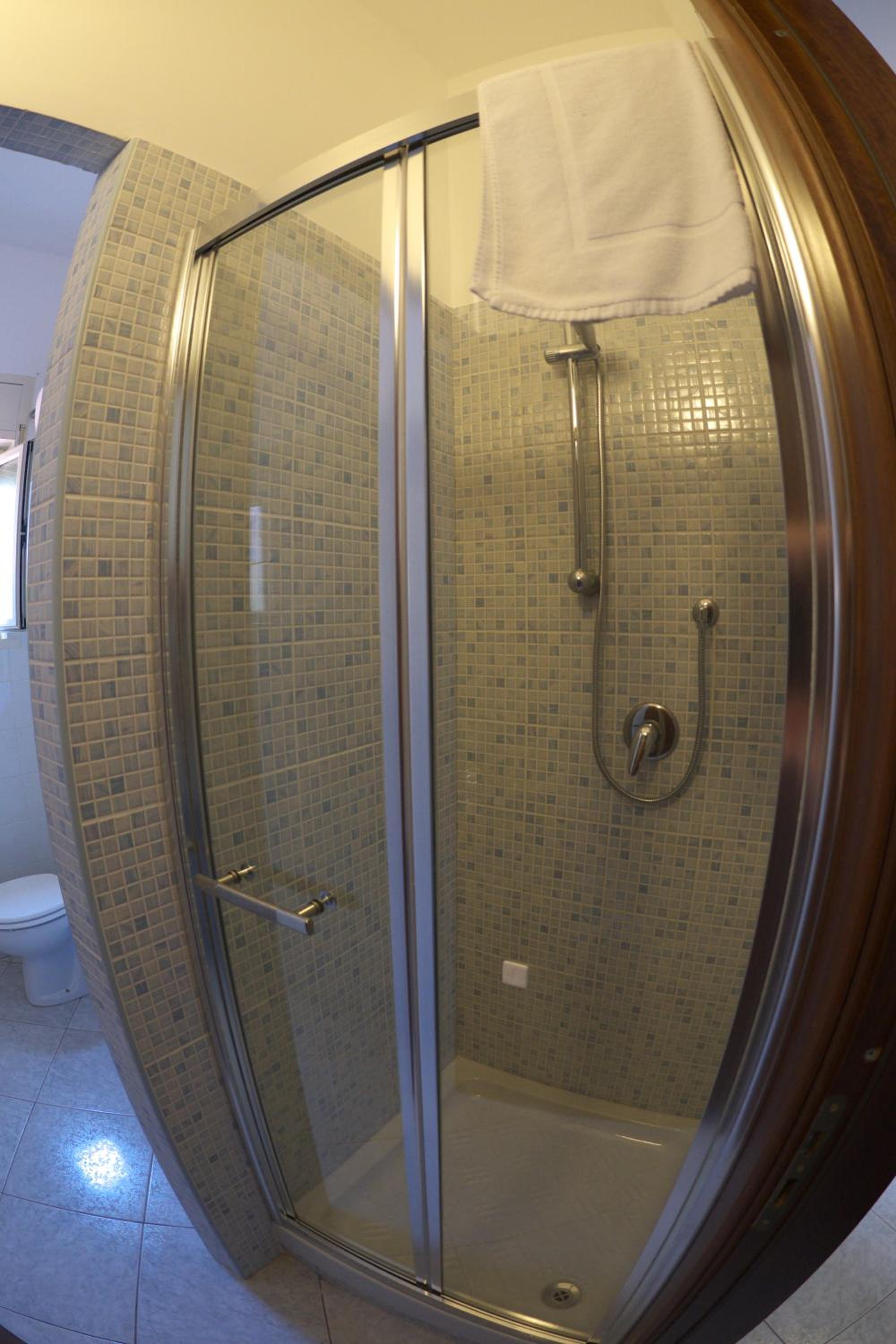 Deluxe Double Room with Shower photo 3