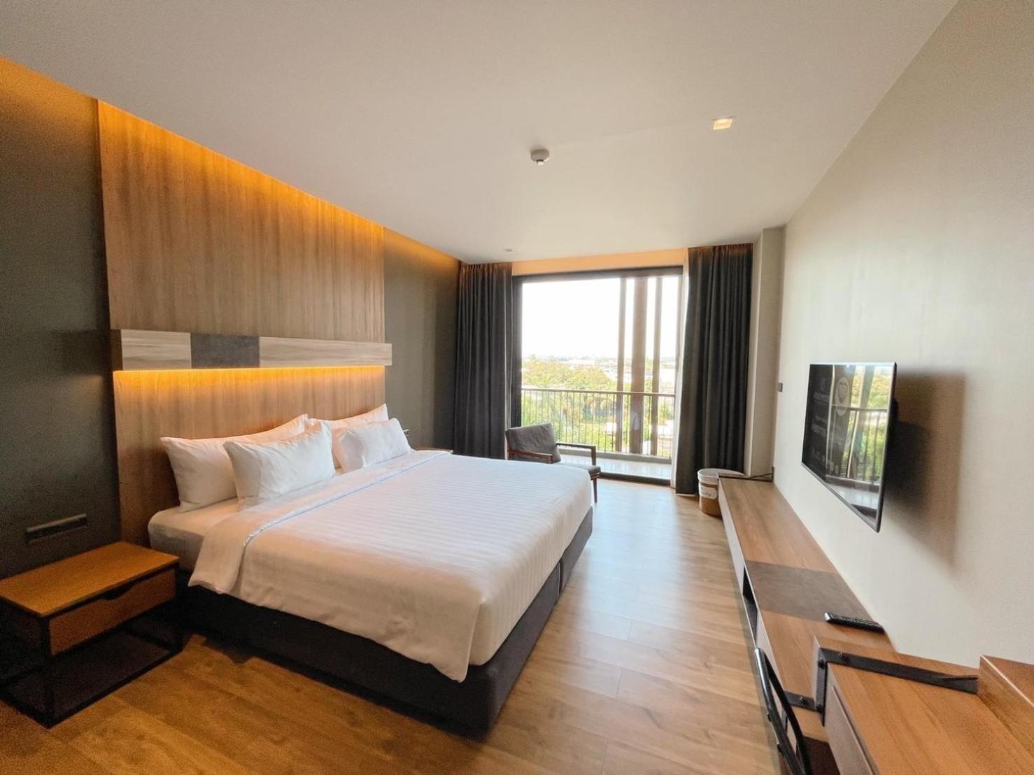 Deluxe Room - Photo 1
