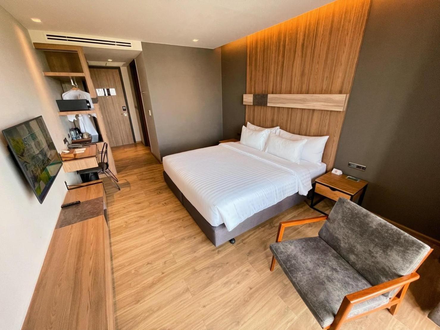 Deluxe Room - Photo 14