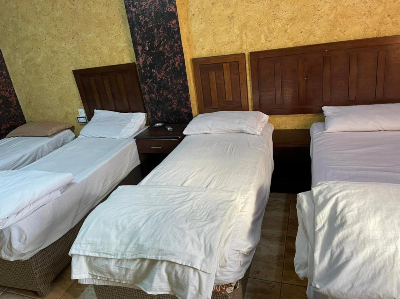 Deluxe Family Suite photo 2