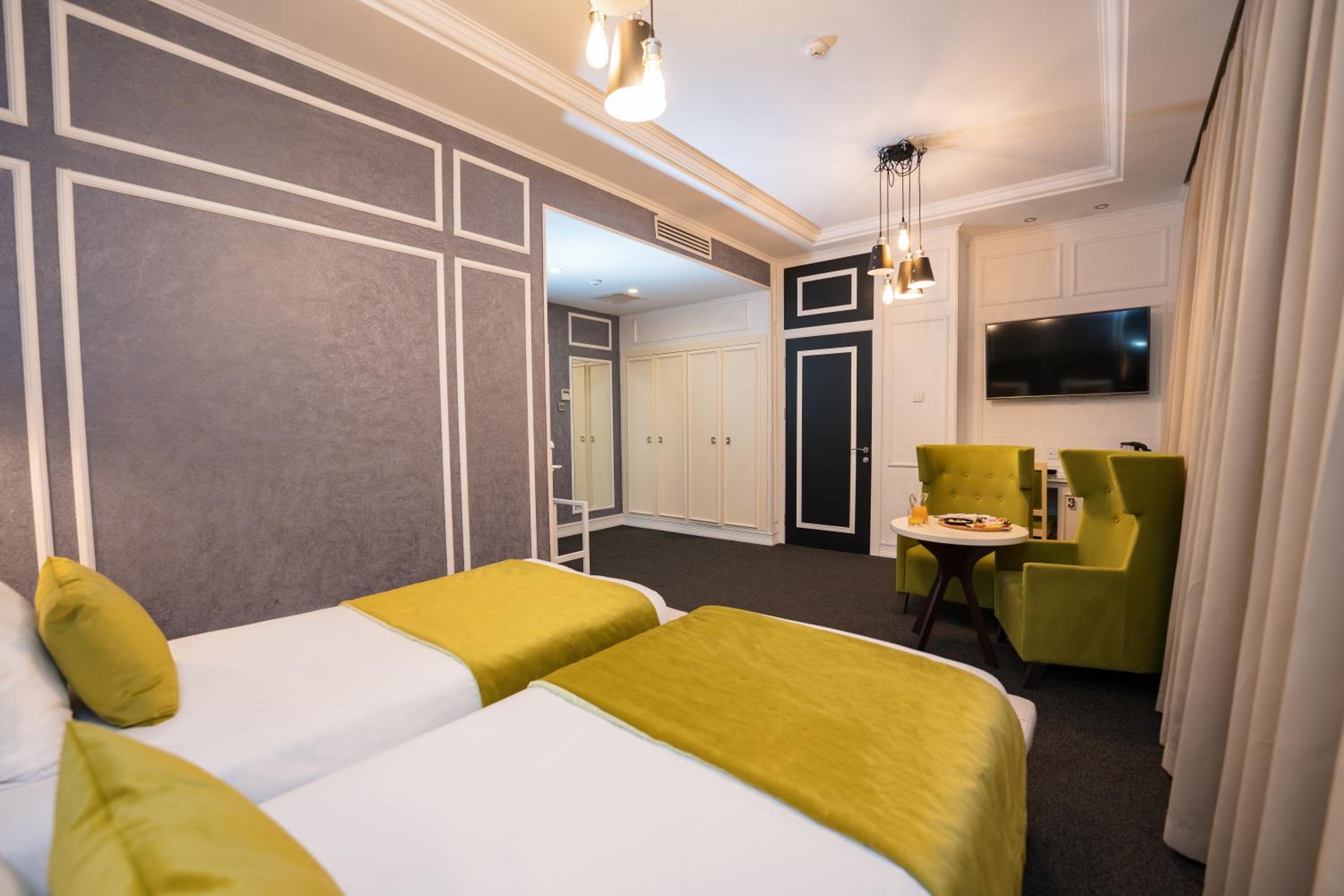 Superior Double or Twin Room photo 3