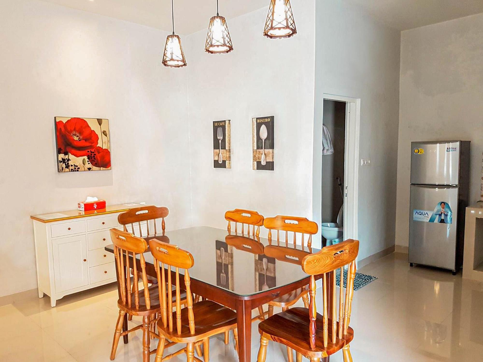 Villa - Photo 2