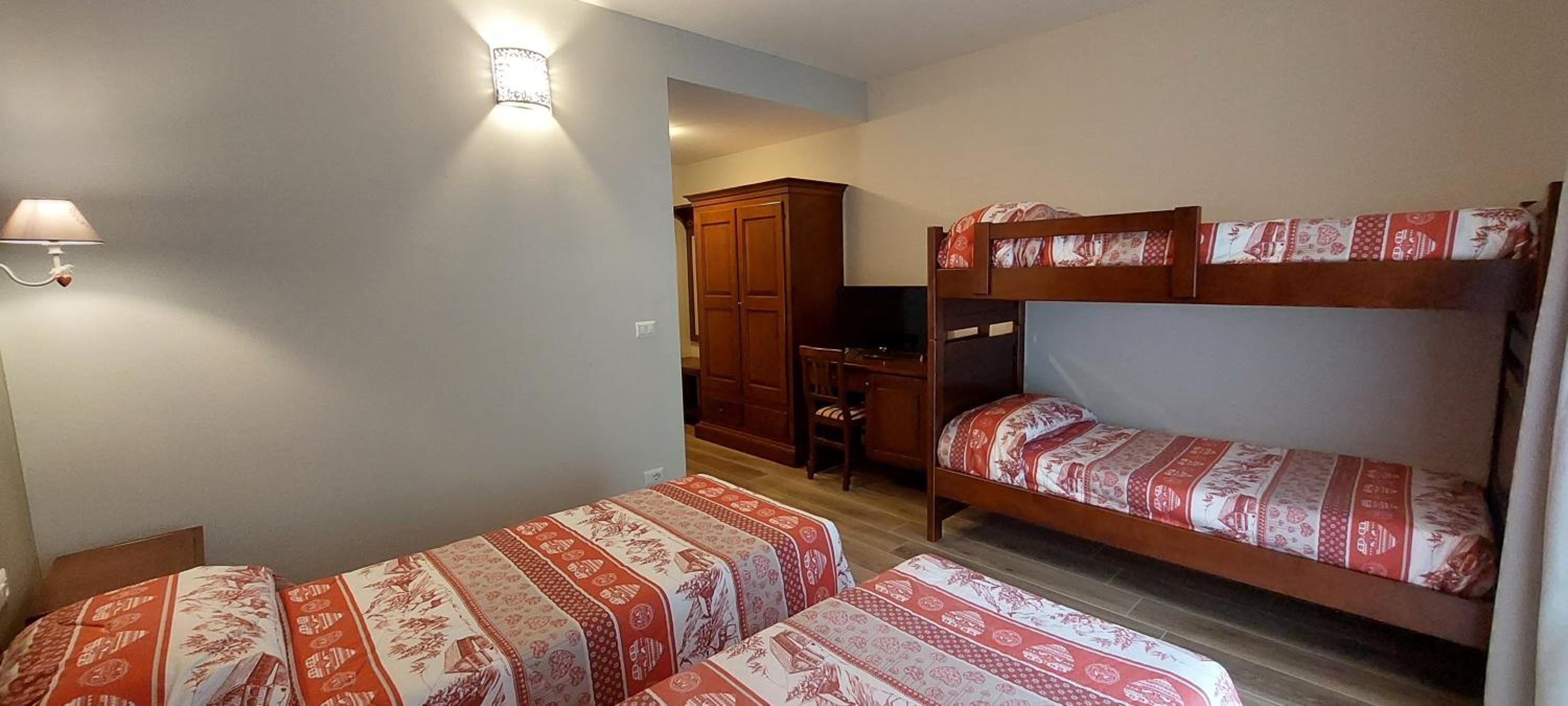 Quadruple Room with Terrace photo 1