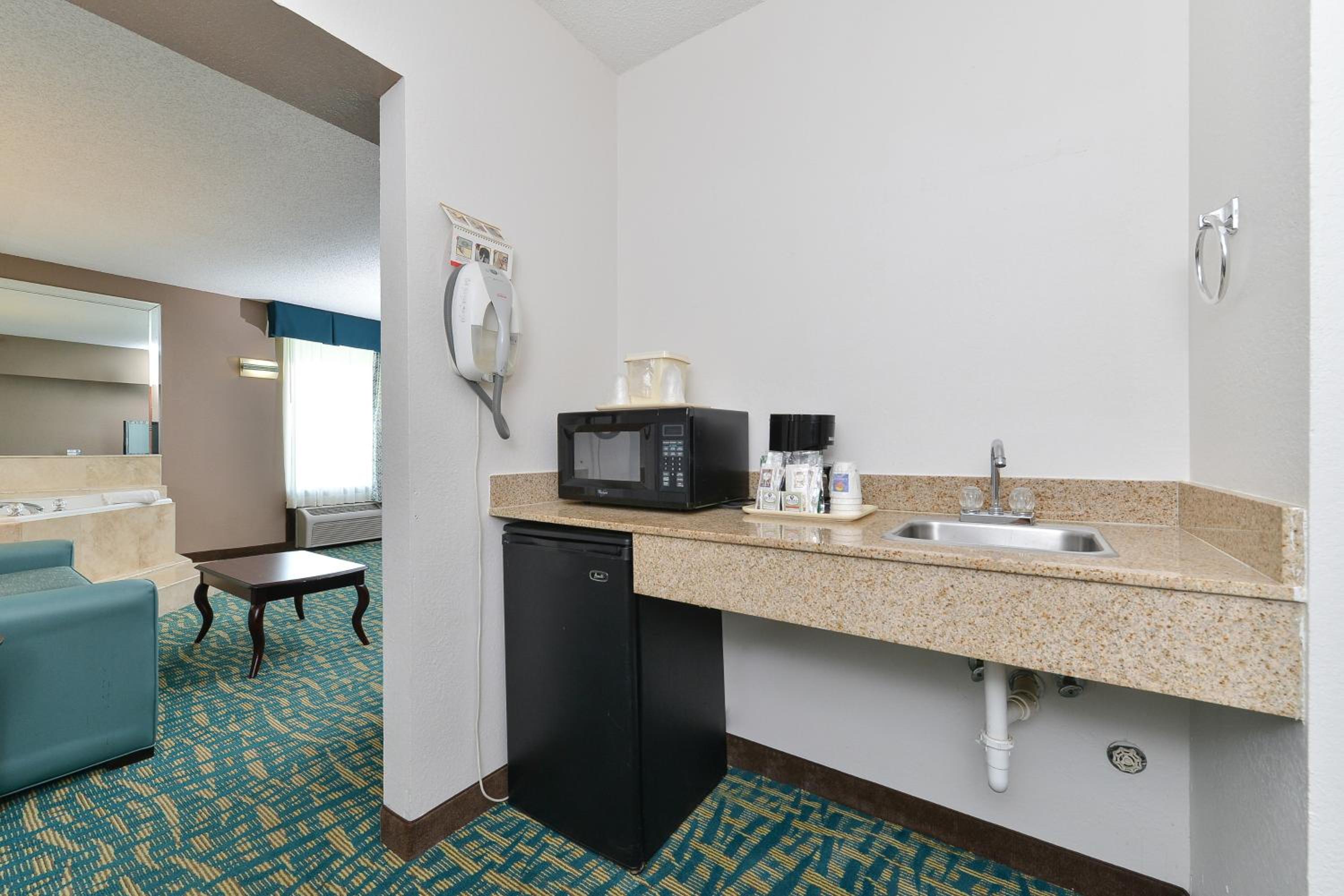 King Suite - Photo 2