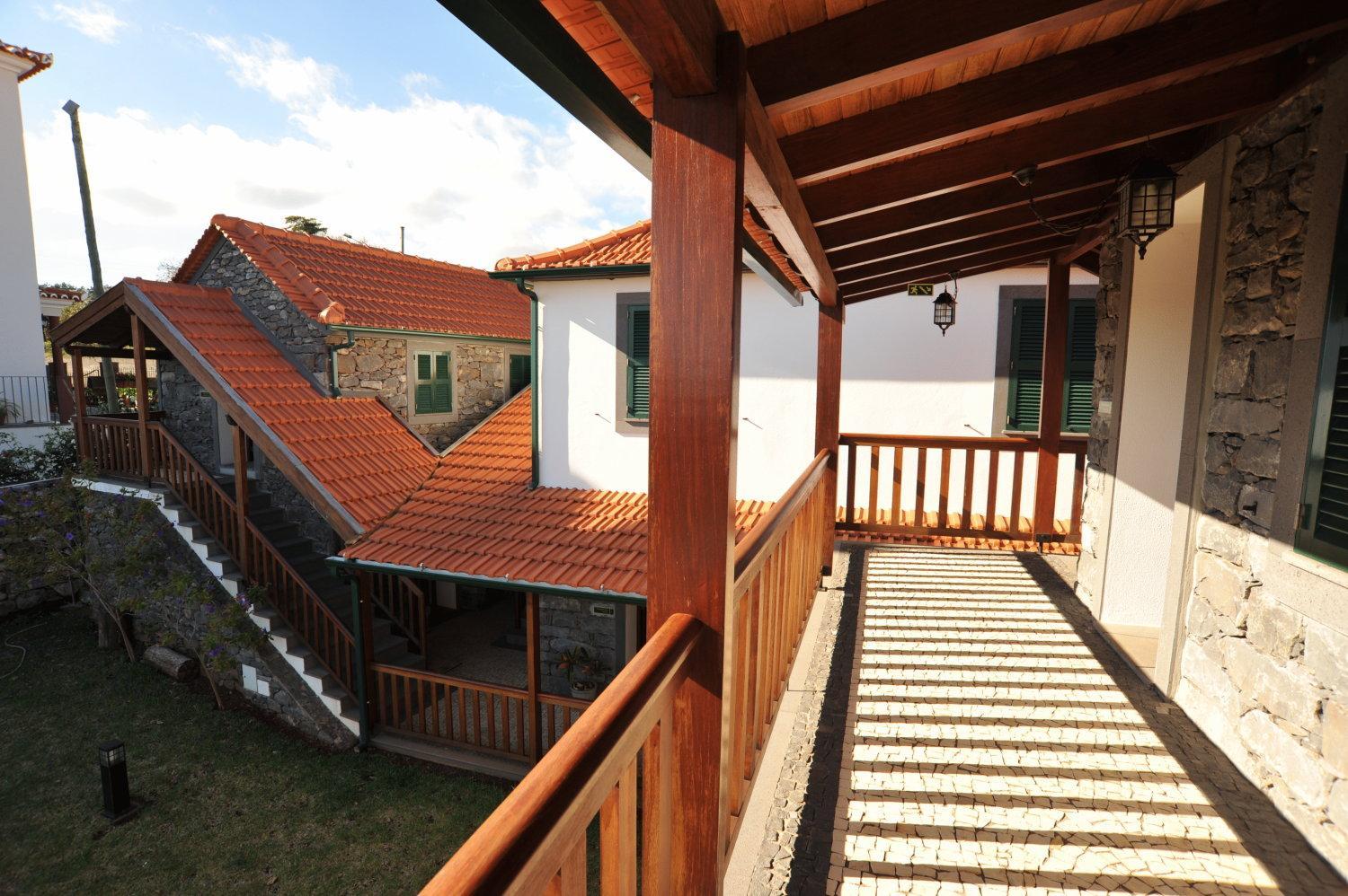 Double or Twin Room with Garden View - Photo 18