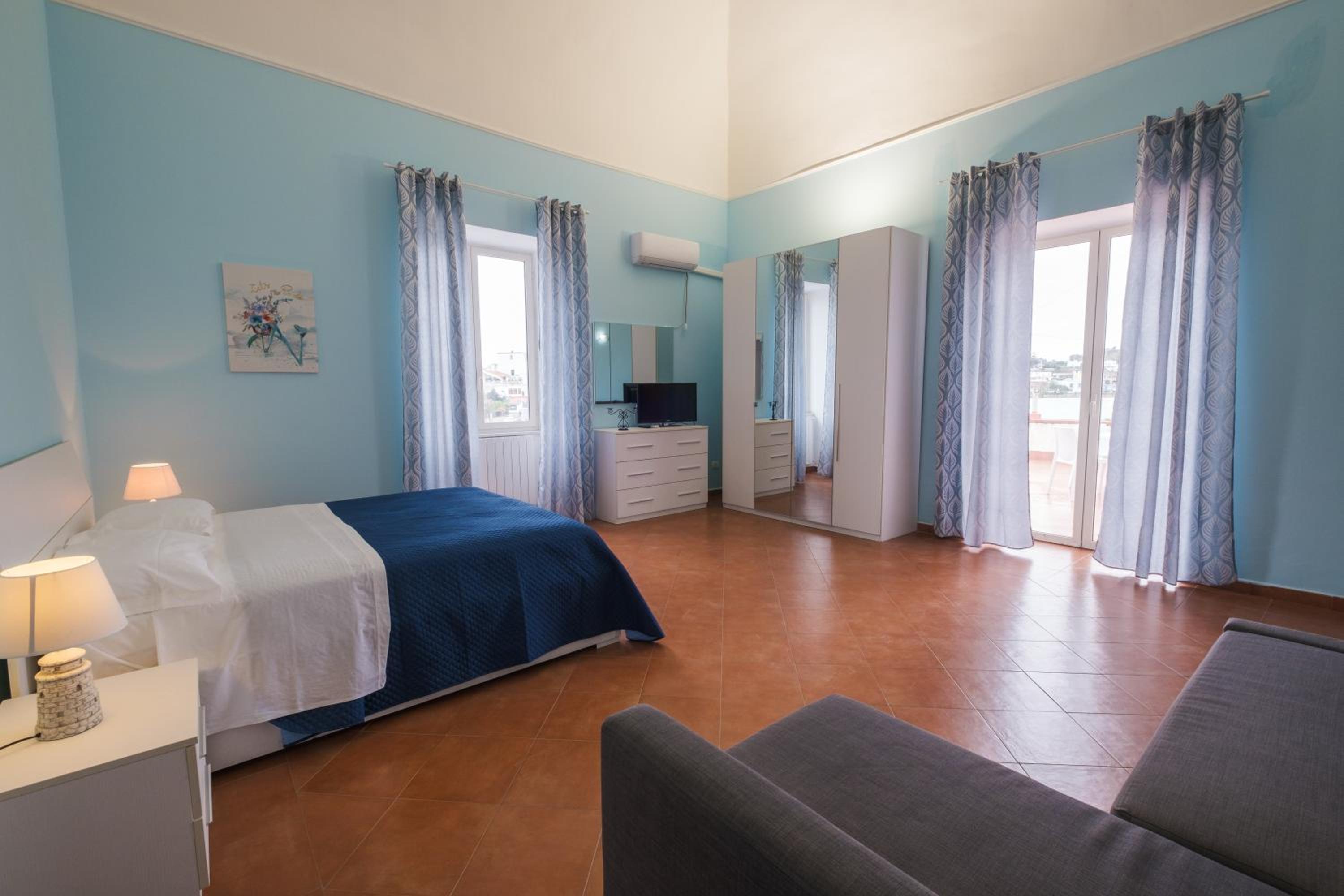 One-Bedroom Apartment with Sea View and Terrace photo 1