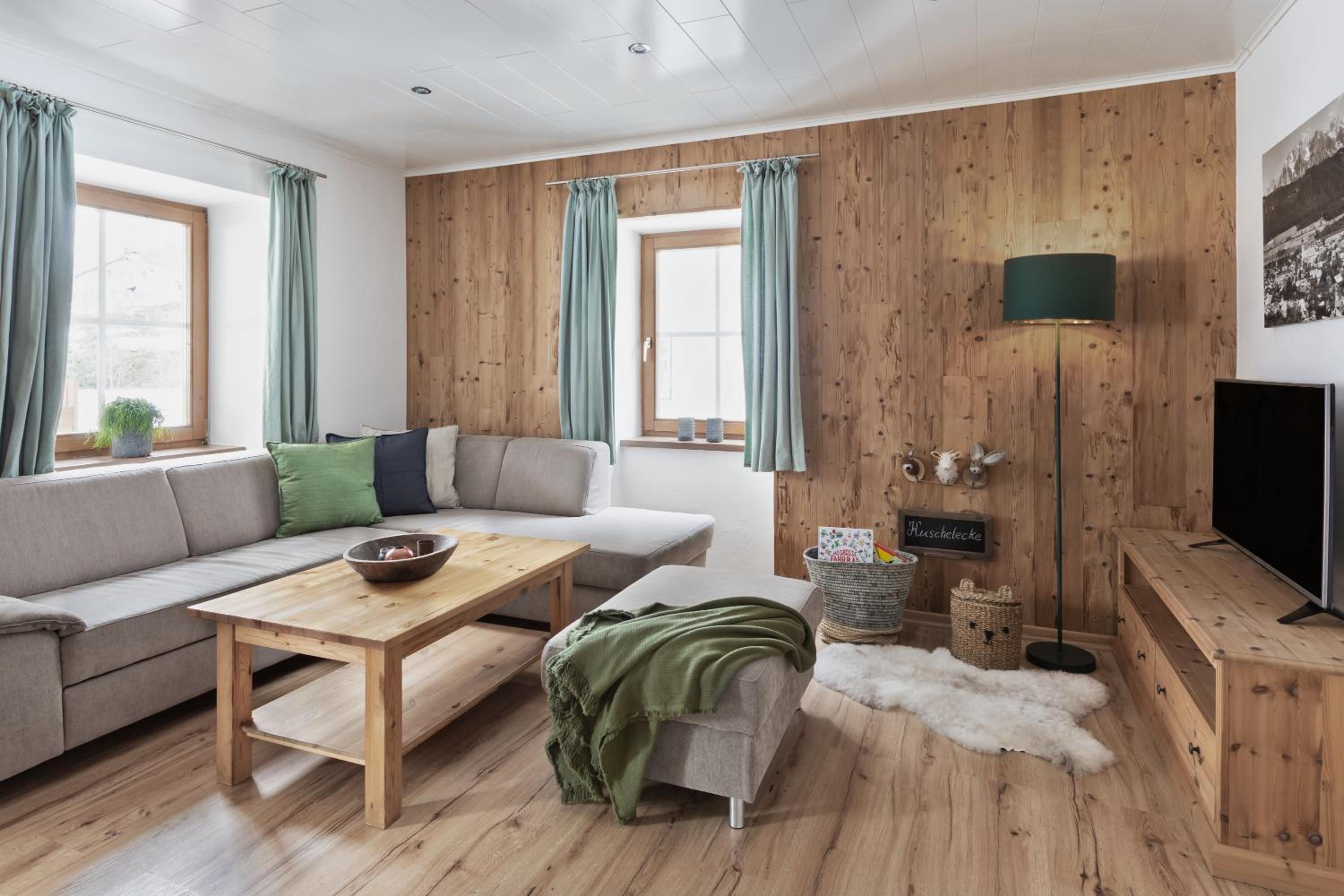 Exclusive Four-Bedroom Apartment photo 1
