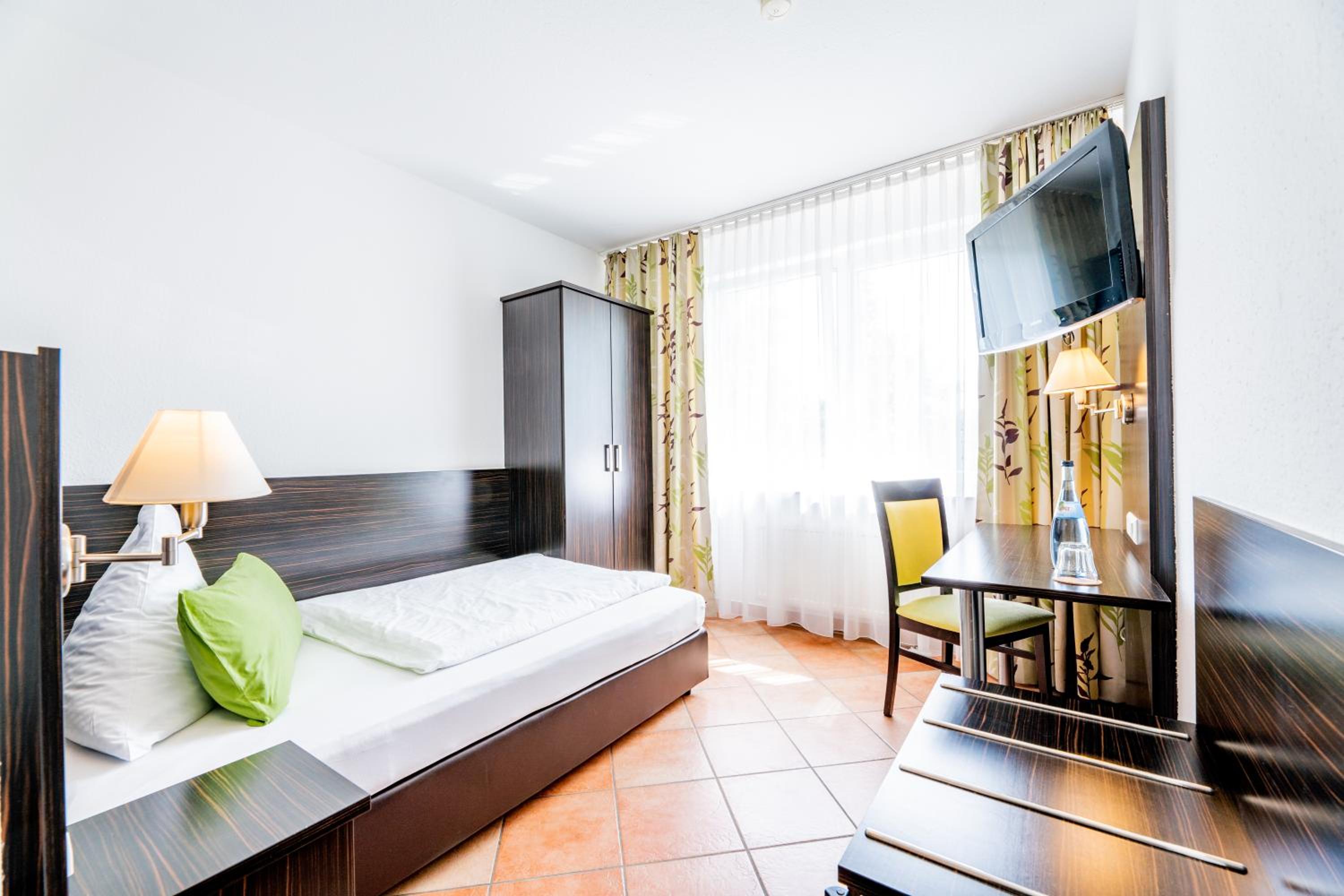 Single Room photo 3