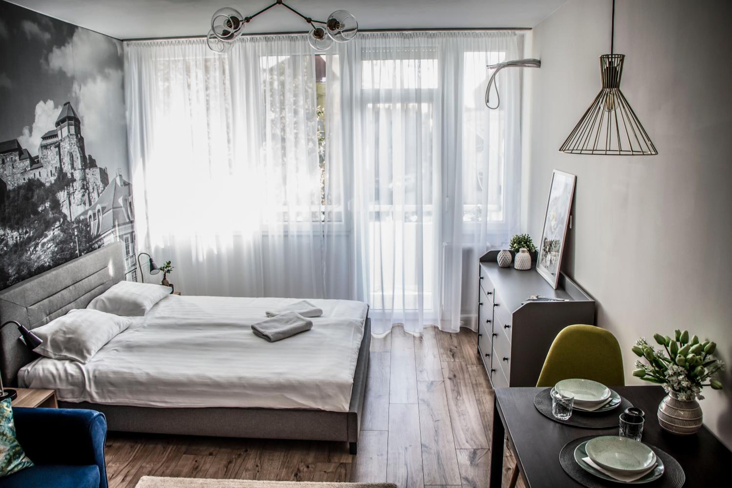 One-Bedroom Apartment - Photo 31