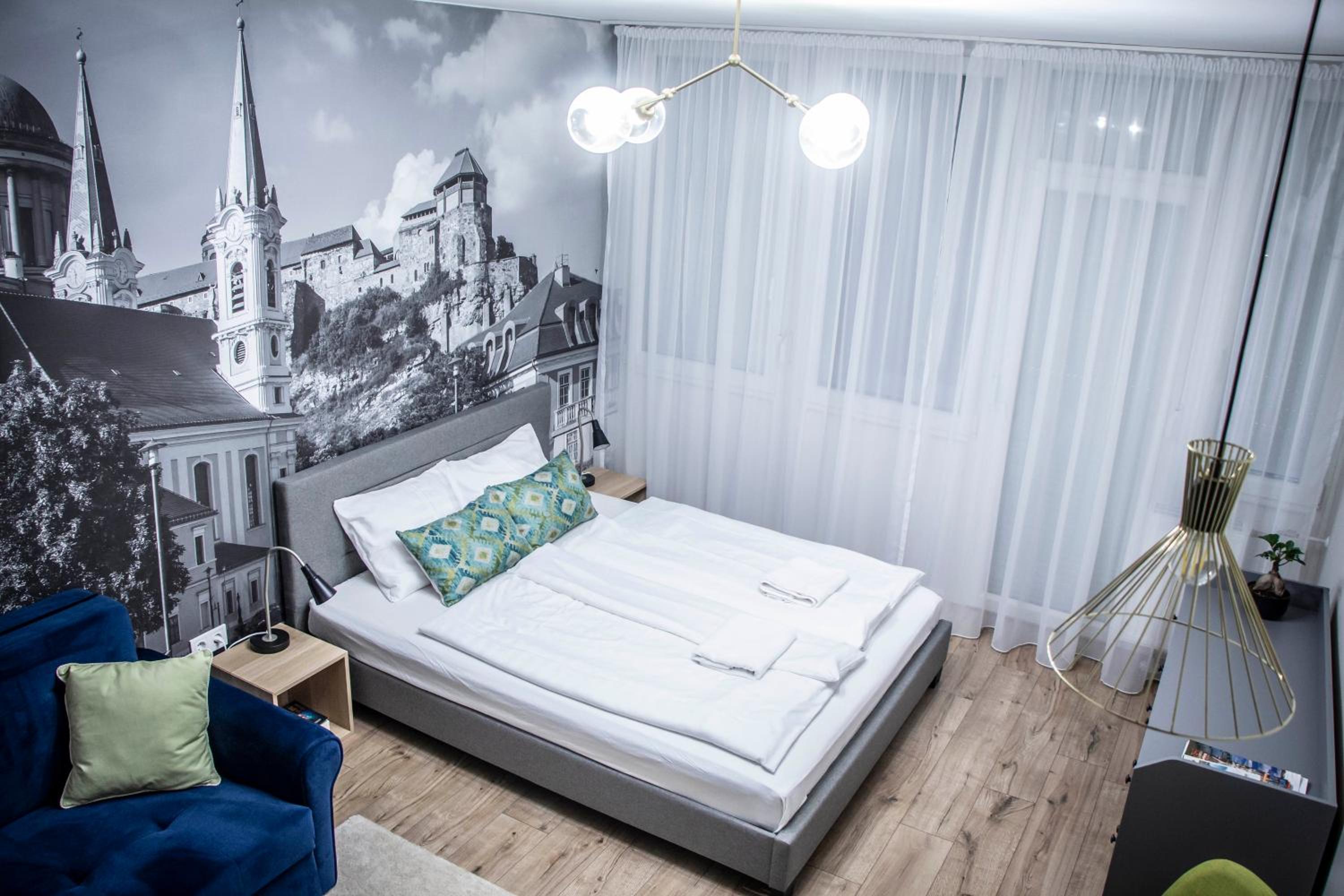 One-Bedroom Apartment - Photo 30