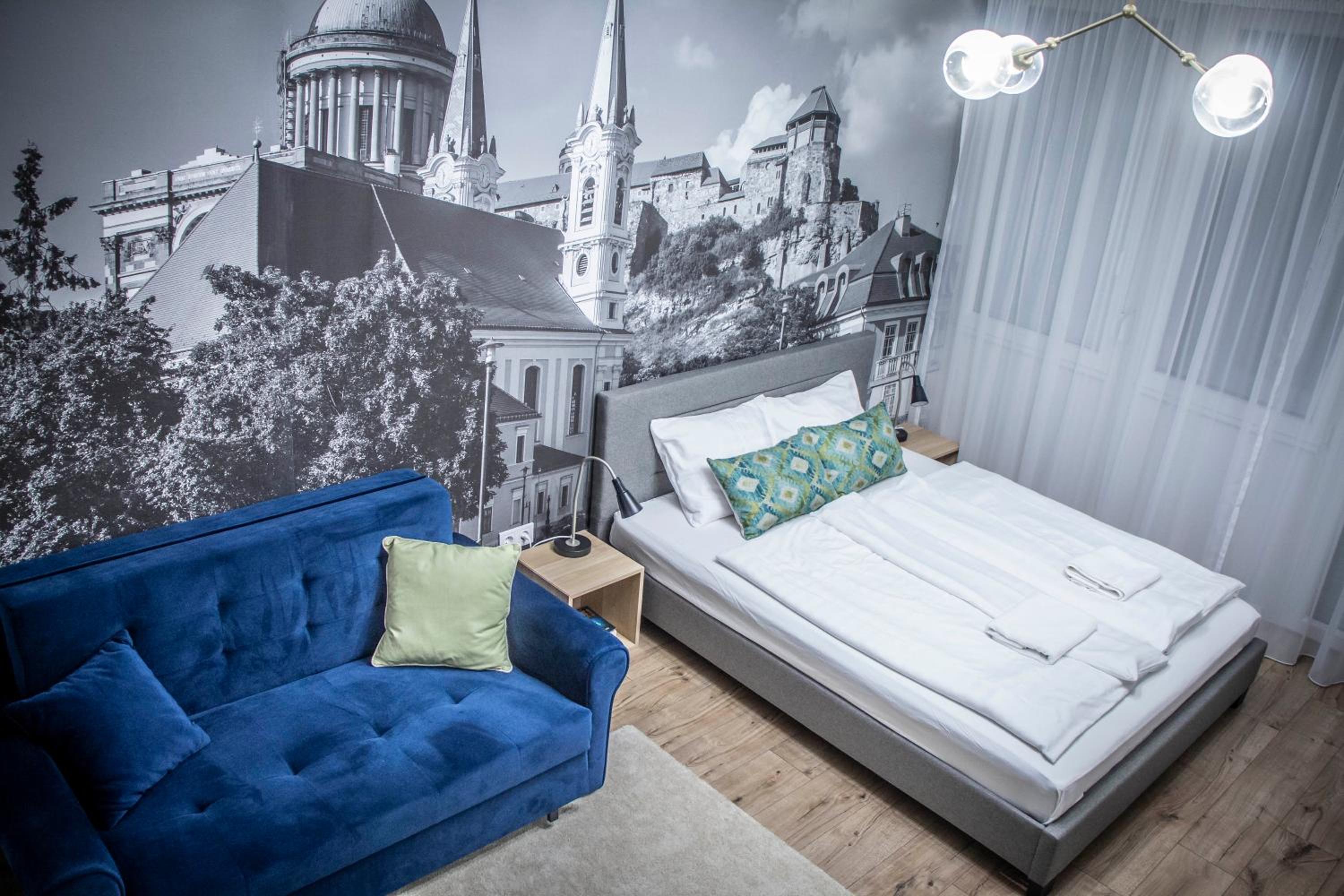 One-Bedroom Apartment - Photo 6