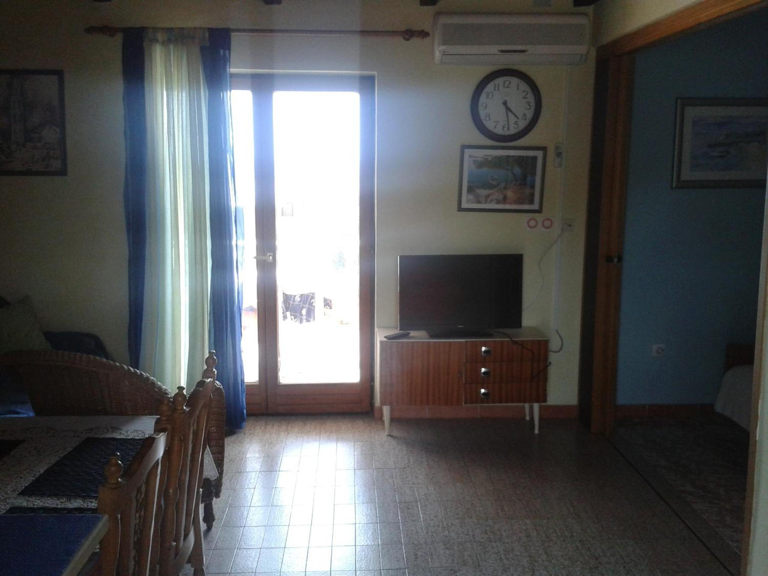 Two-Bedroom Apartment with Terrace and Sea View photo 1