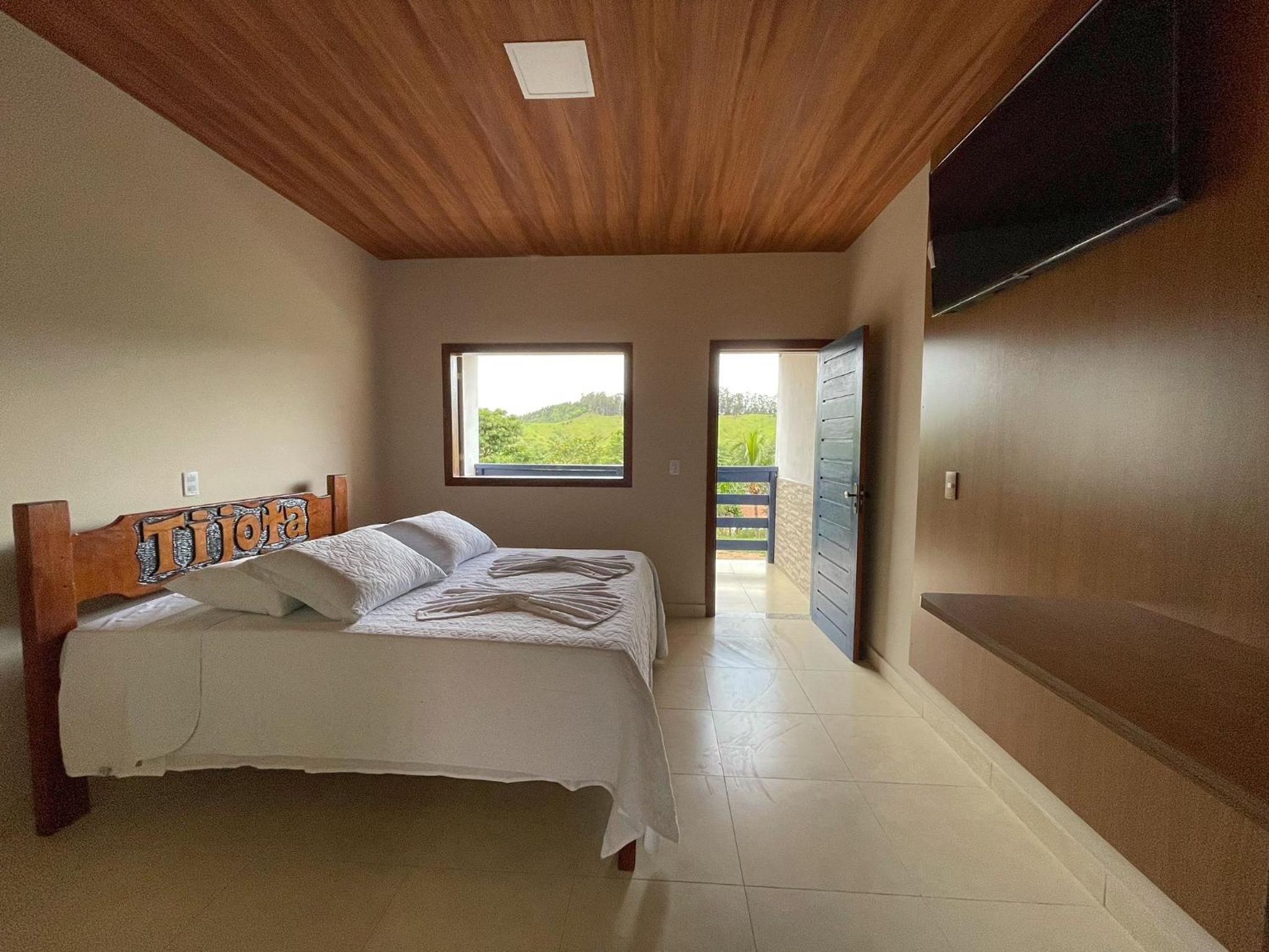 Suite - Photo 1