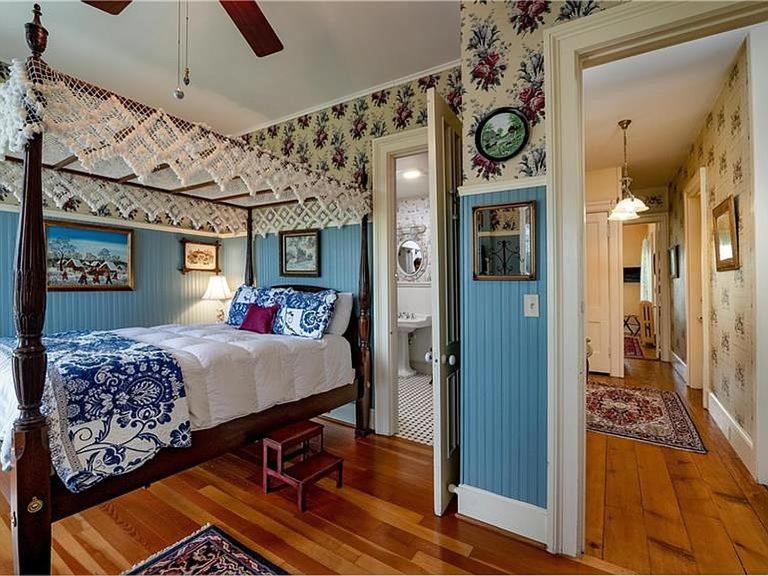 Deluxe Double Room with Balcony photo 2