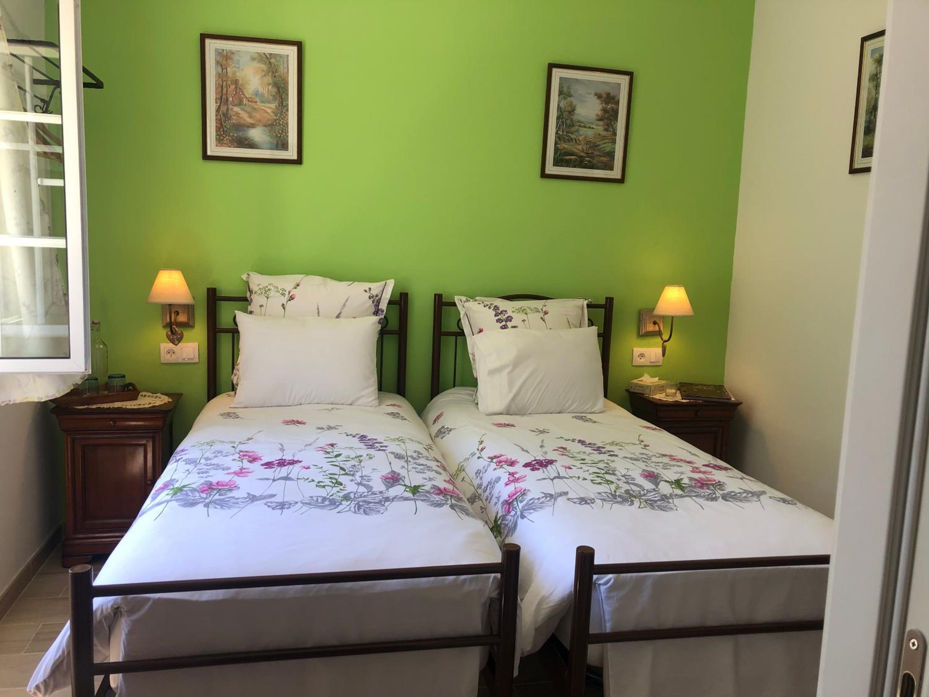 Double Room with Pool View photo 1