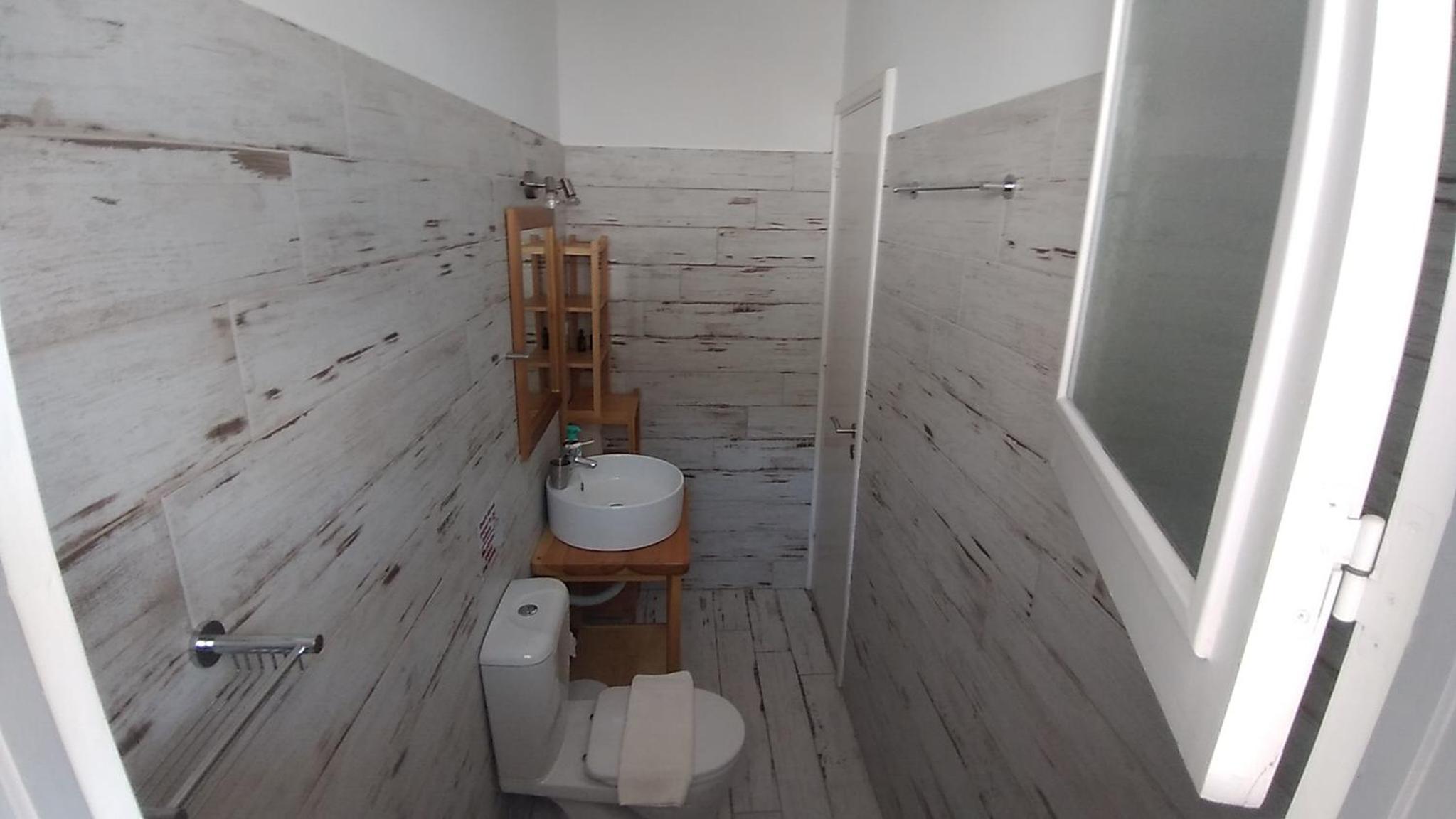 One-Bedroom House - Photo 28