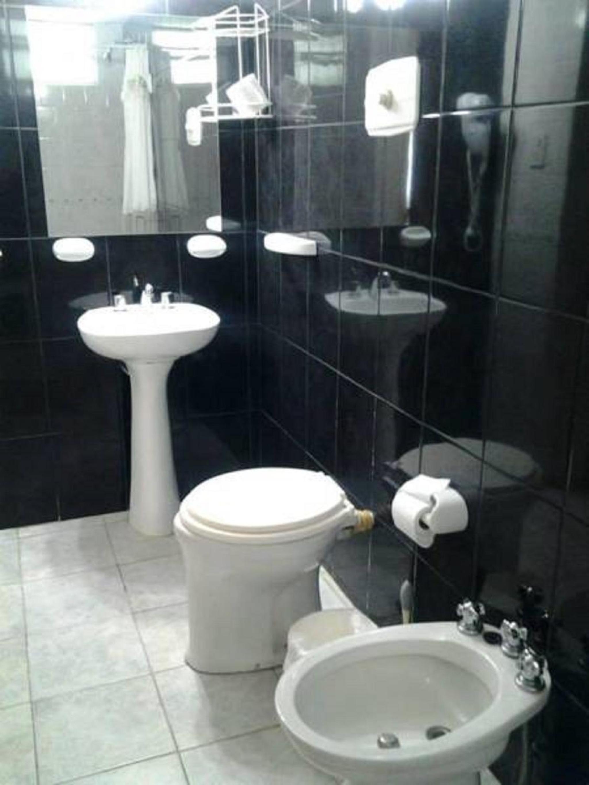 Twin Room with Private Bathroom photo 3