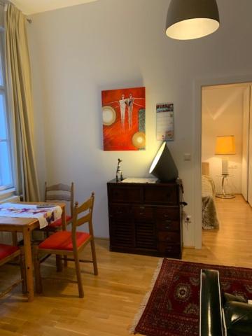 One-Bedroom Apartment photo 2