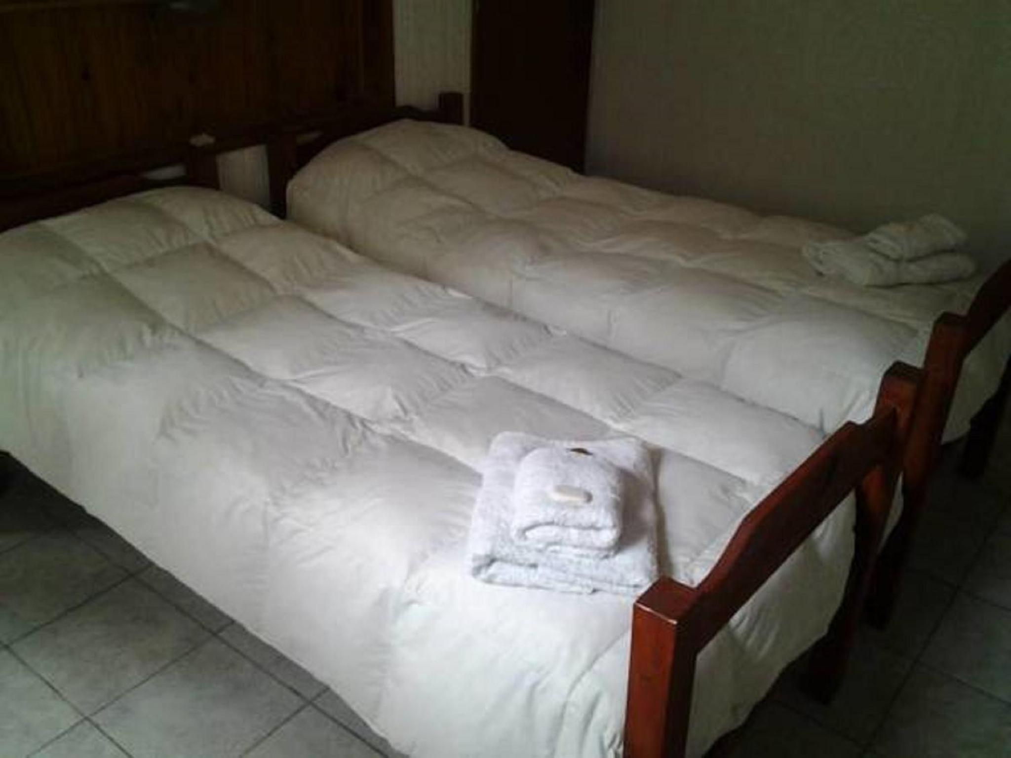 Twin Room with Private Bathroom photo 2