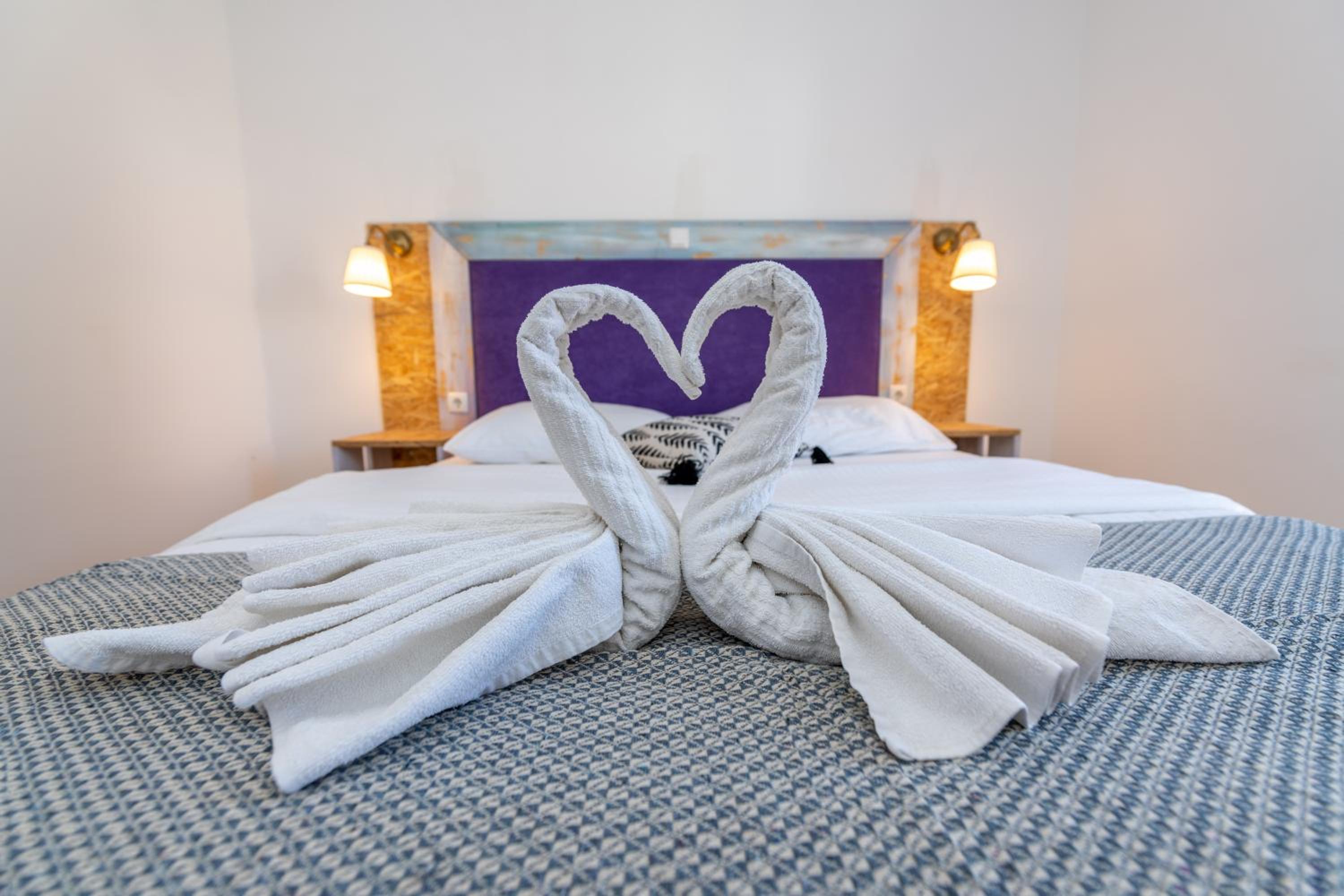 Double Room with Private Bathroom - Photo 7